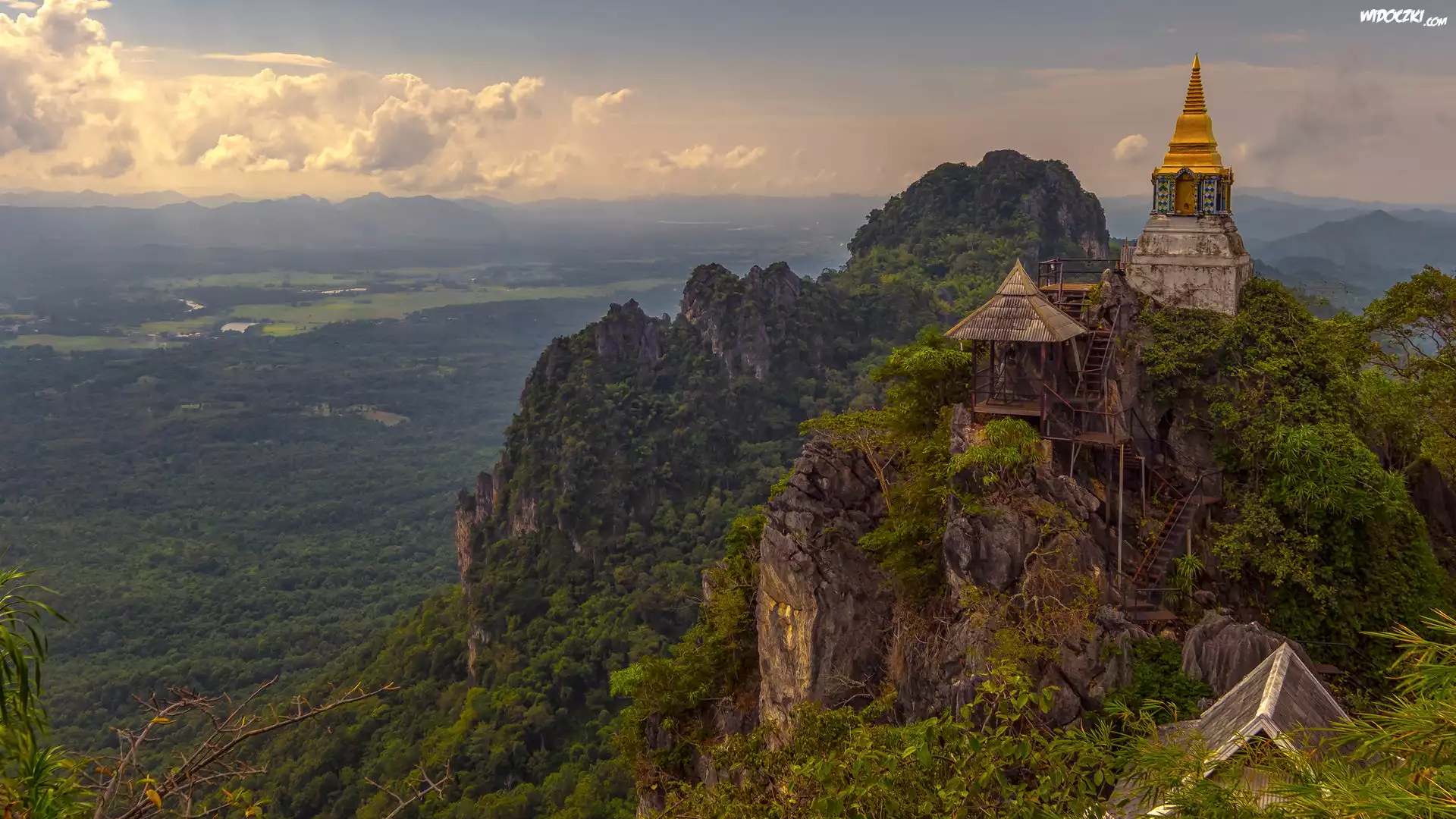 Zalesiona, Góra, Skały, Świątynia, Wat Chalermprakiat, Lampang, Tajlandia