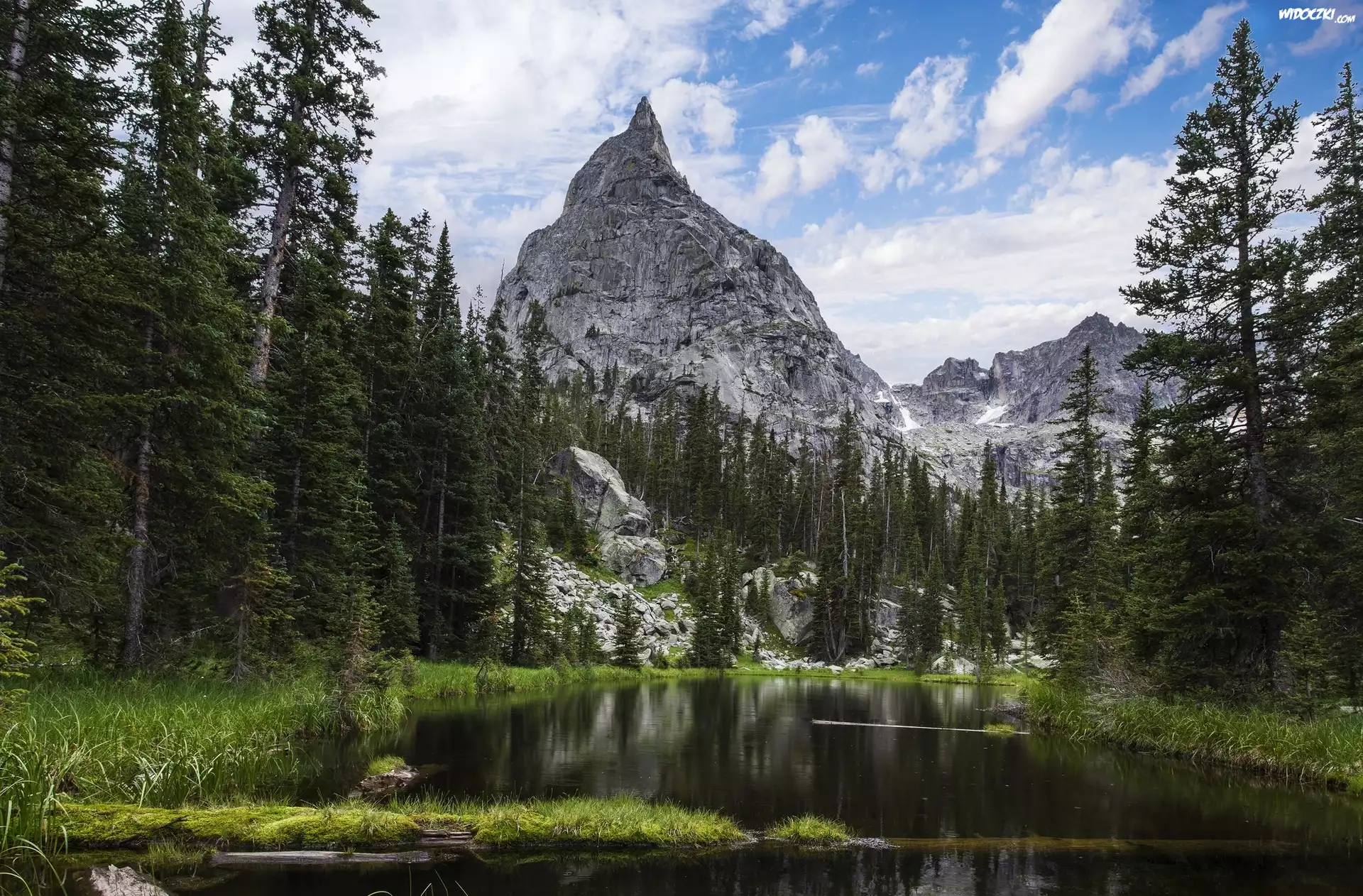 Góry, Szczyt Lone Eagle Peak, Indian Peaks Wilderness, Stan Kolorado, Stany Zjednoczone, Jezioro, Drzewa, Chmury