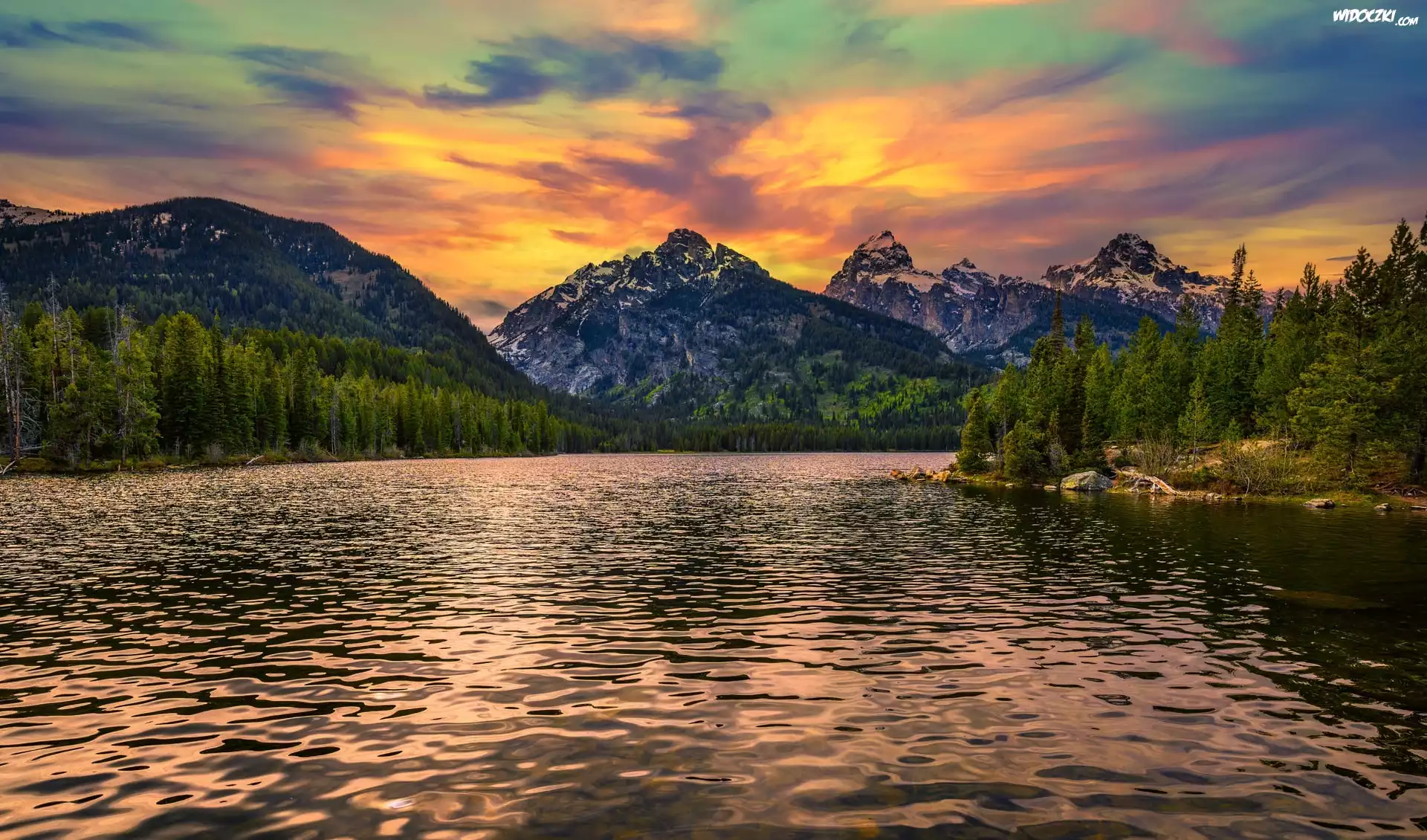 Park Narodowy Grand Teton, Wyoming, Stany Zjednoczone, Góry, Jezioro, Taggart Lake, Las, Drzewa, Zachód słońca
