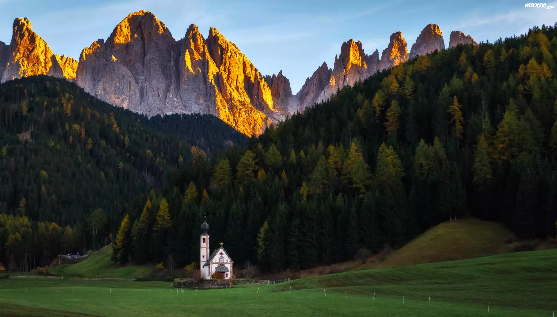 Kościół, Las, Góry, Dolina Val di Funes, Góry, Dolomity, Villnoss, Włochy