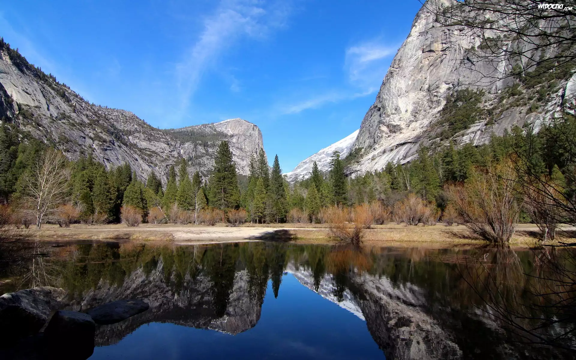 Stany Zjednoczone, Stan Kalifornia, Park Narodowy Yosemite, Góry, Jezioro