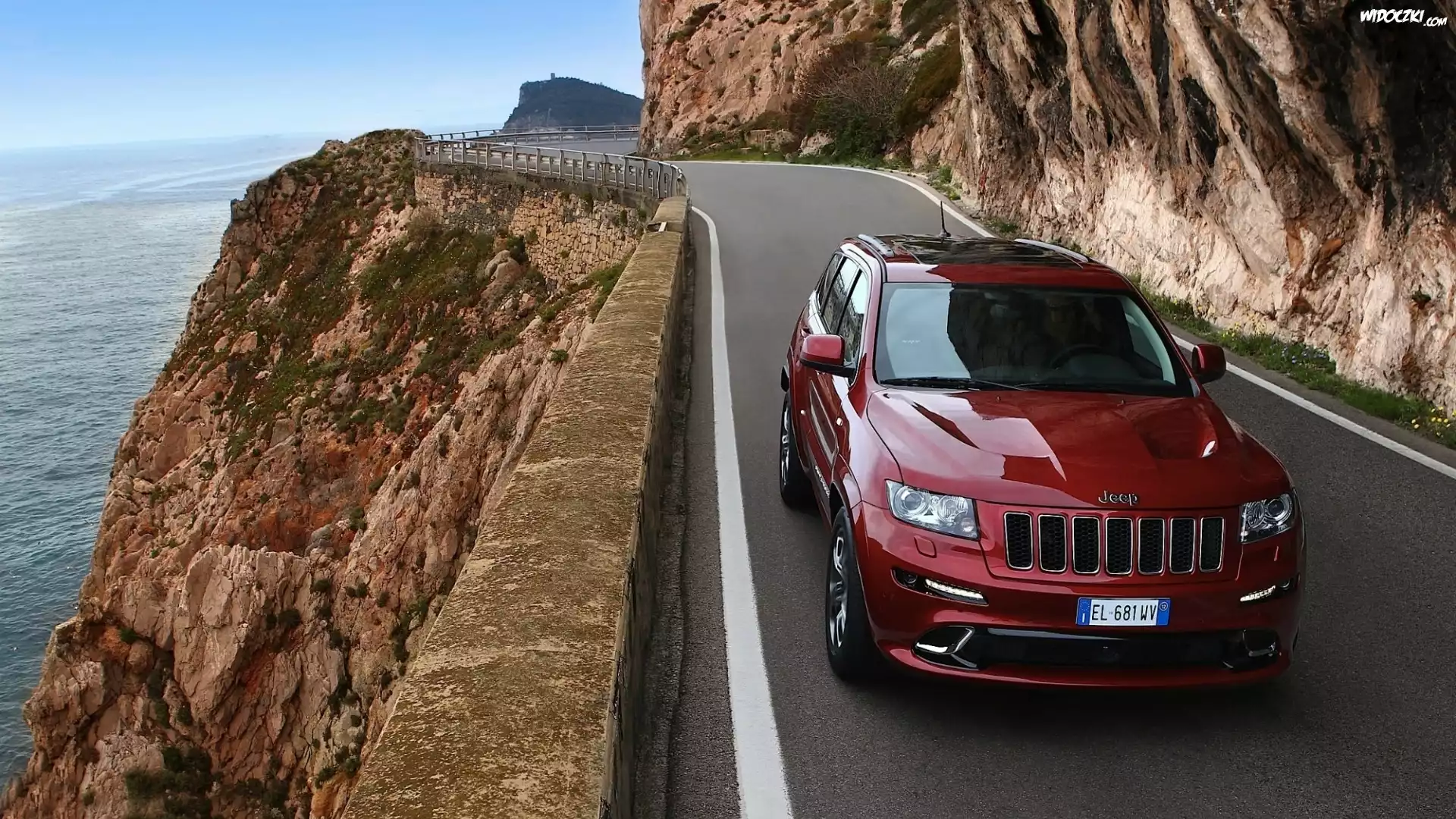 Jeep Grand Cherokee SRT8, Morze, Skały, Droga
