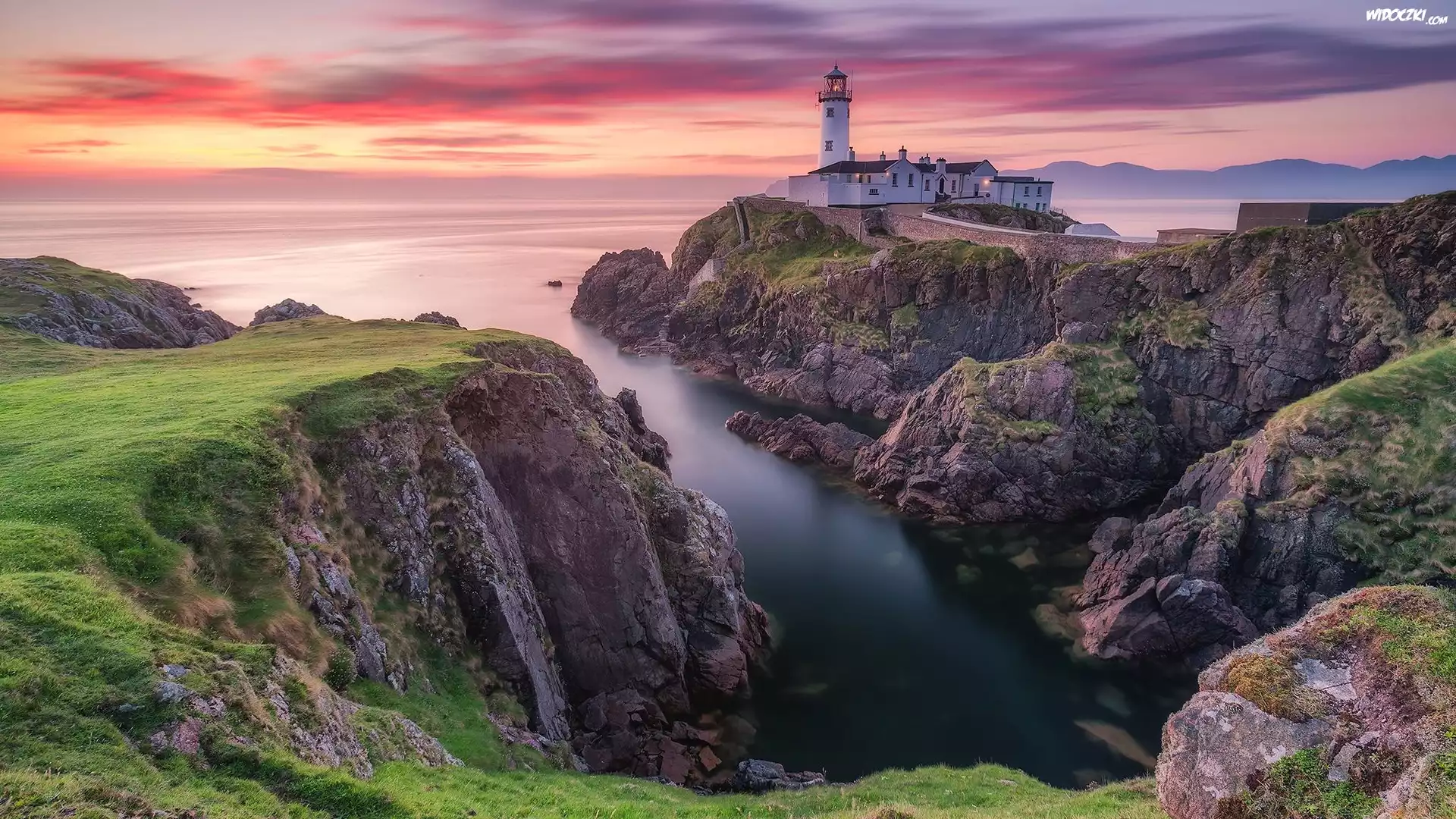 Morze, Latarnia morska, Fanad Head Lighthouse, Skały, Zachód słońca, Portsalon, Hrabstwo Donegal, Irlandia Północna