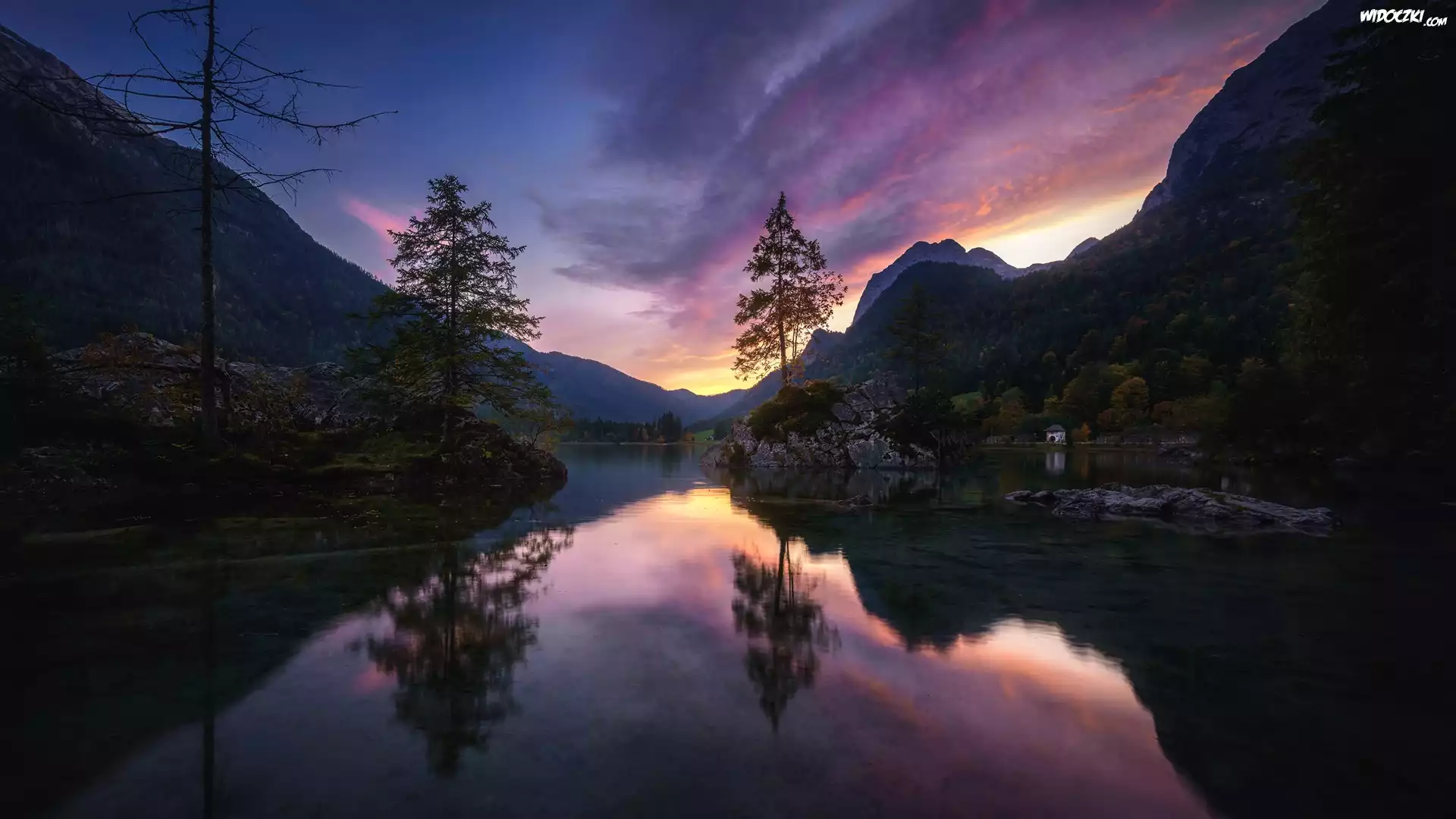 Góry, Jezioro Hintersee, Skały, Drzewa, Domy, Chmury, Gmina Berchtesgaden, Bawaria, Niemcy