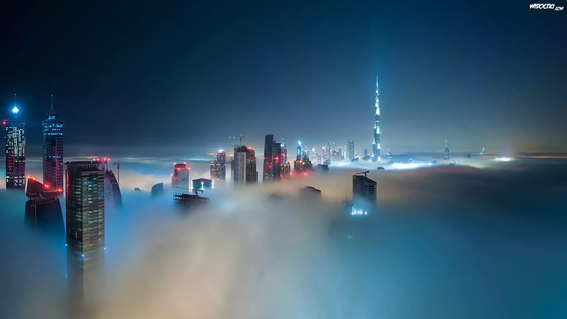Hong Kong, Wieżowce, Mgła