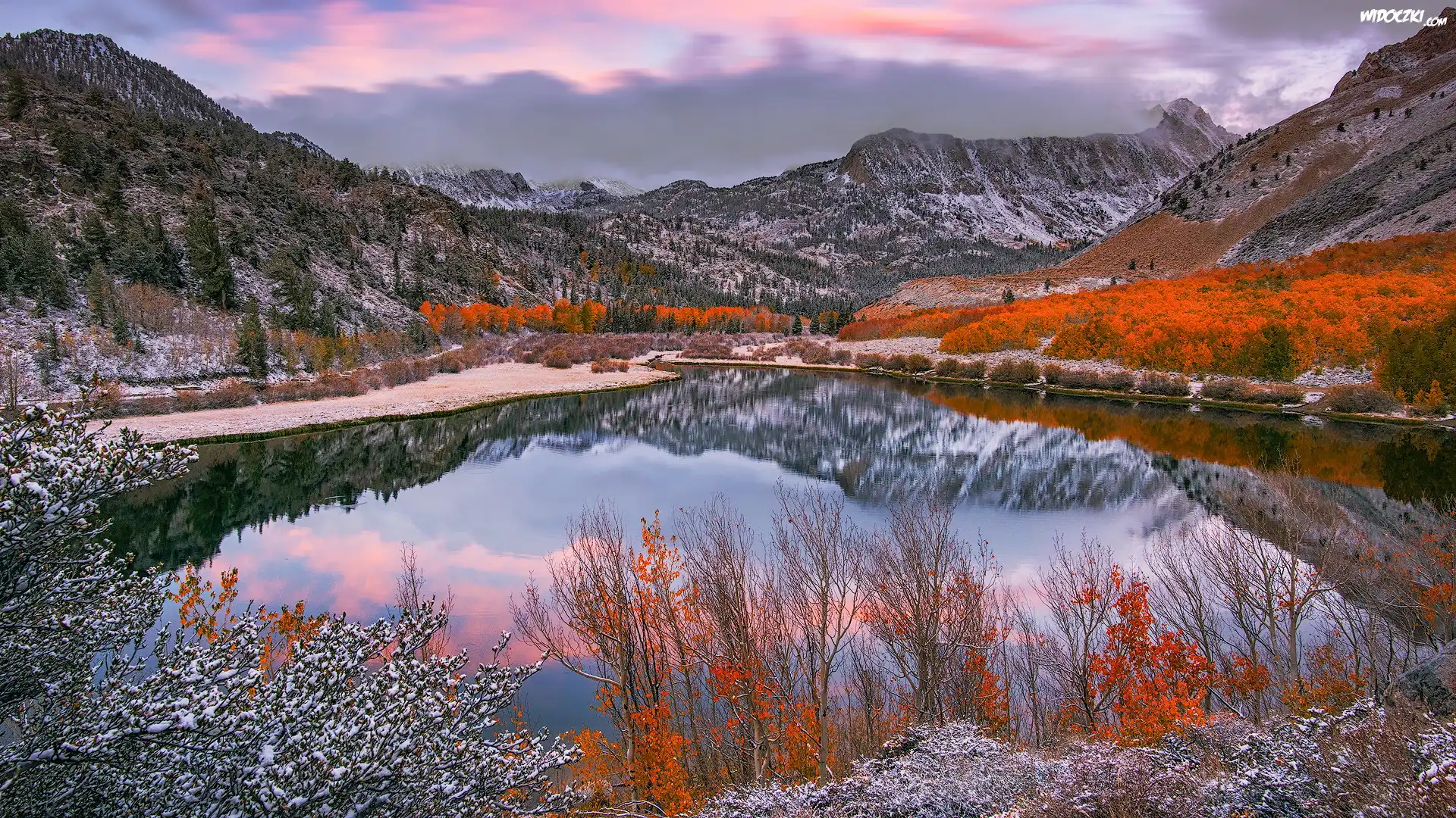 Jesień, Góry, Drzewa, Rośliny, Wschód słońca, Chmury, Jezioro, North Lake, Eastern Sierra, Kalifornia, Stany Zjednoczone