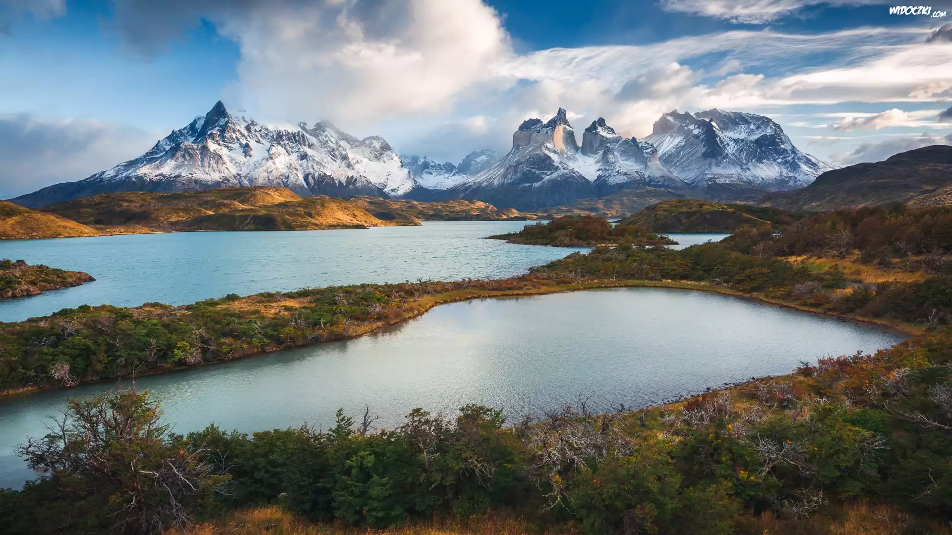 Jeziora, Góry, Cordillera del Paine, Chmury, Park Narodowy Torres del Paine, Patagonia, Chile