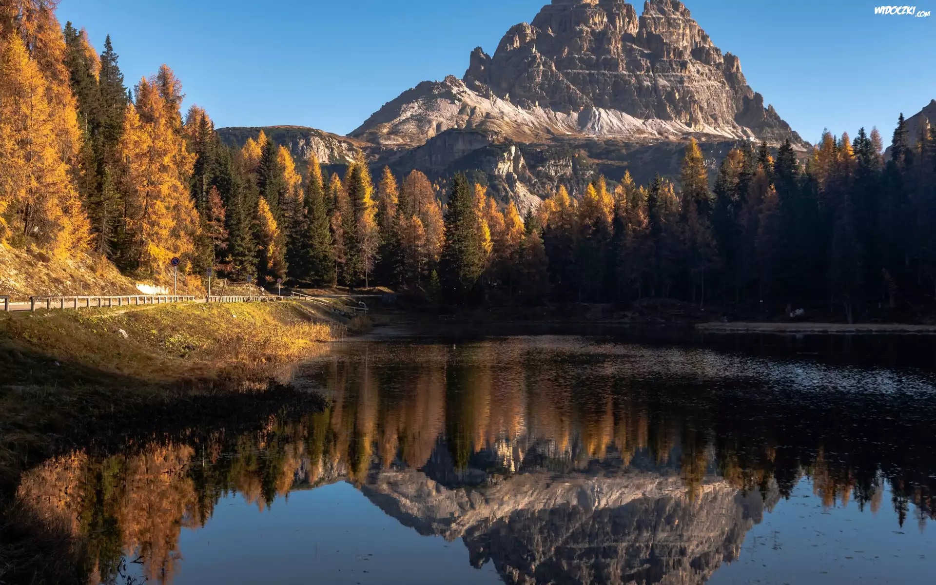 Jesień, Góry, Dolomity, Las, Pożółkłe, Drzewa, Jezioro, Antorno Lake, Odbicie, Włochy