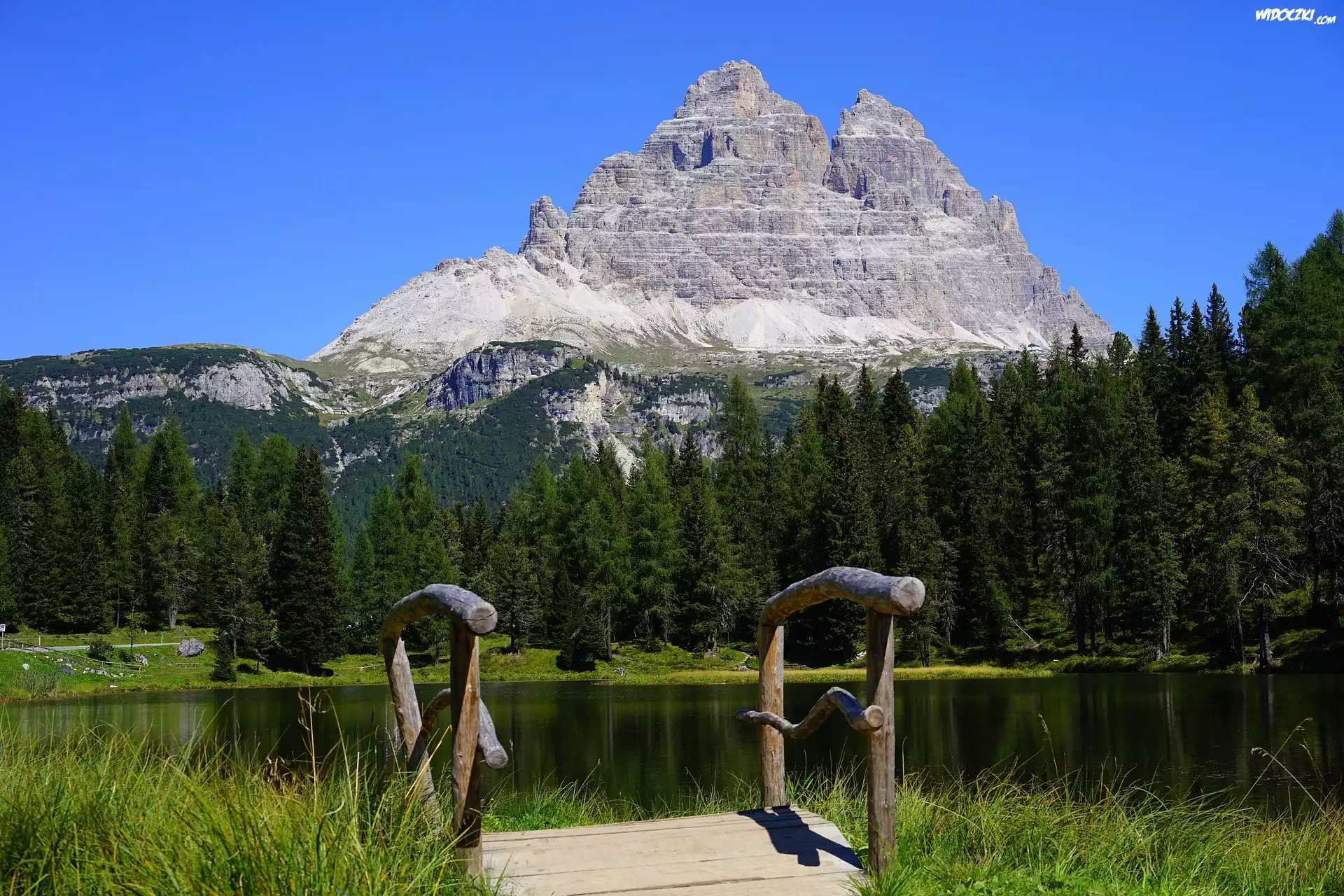 Jezioro, Antorno Lake, Mostek, Góry, Dolomity, Masyw Tre Cime di Lavaredo, Las, Drzewa, Prowincja Belluno, Włochy