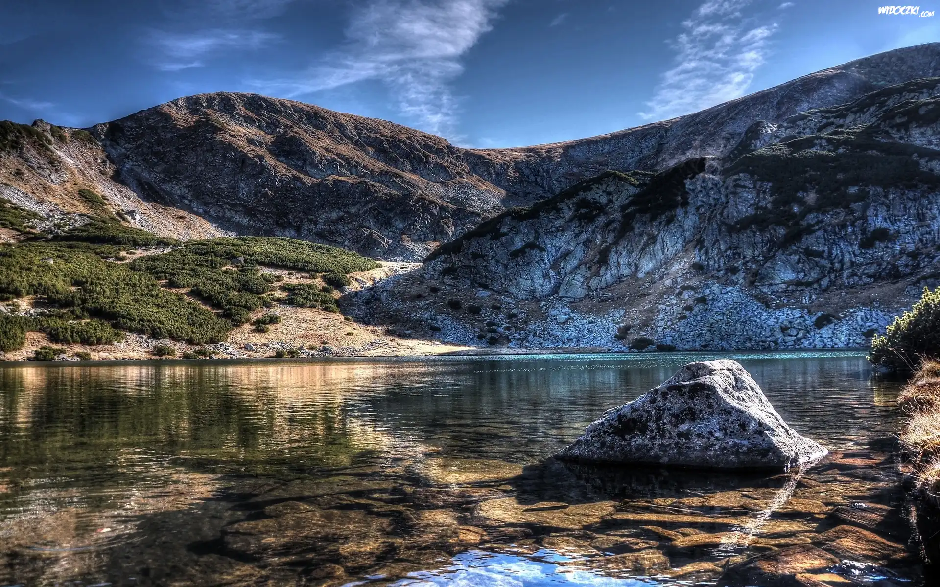 Góry, Jezioro, Kamienie