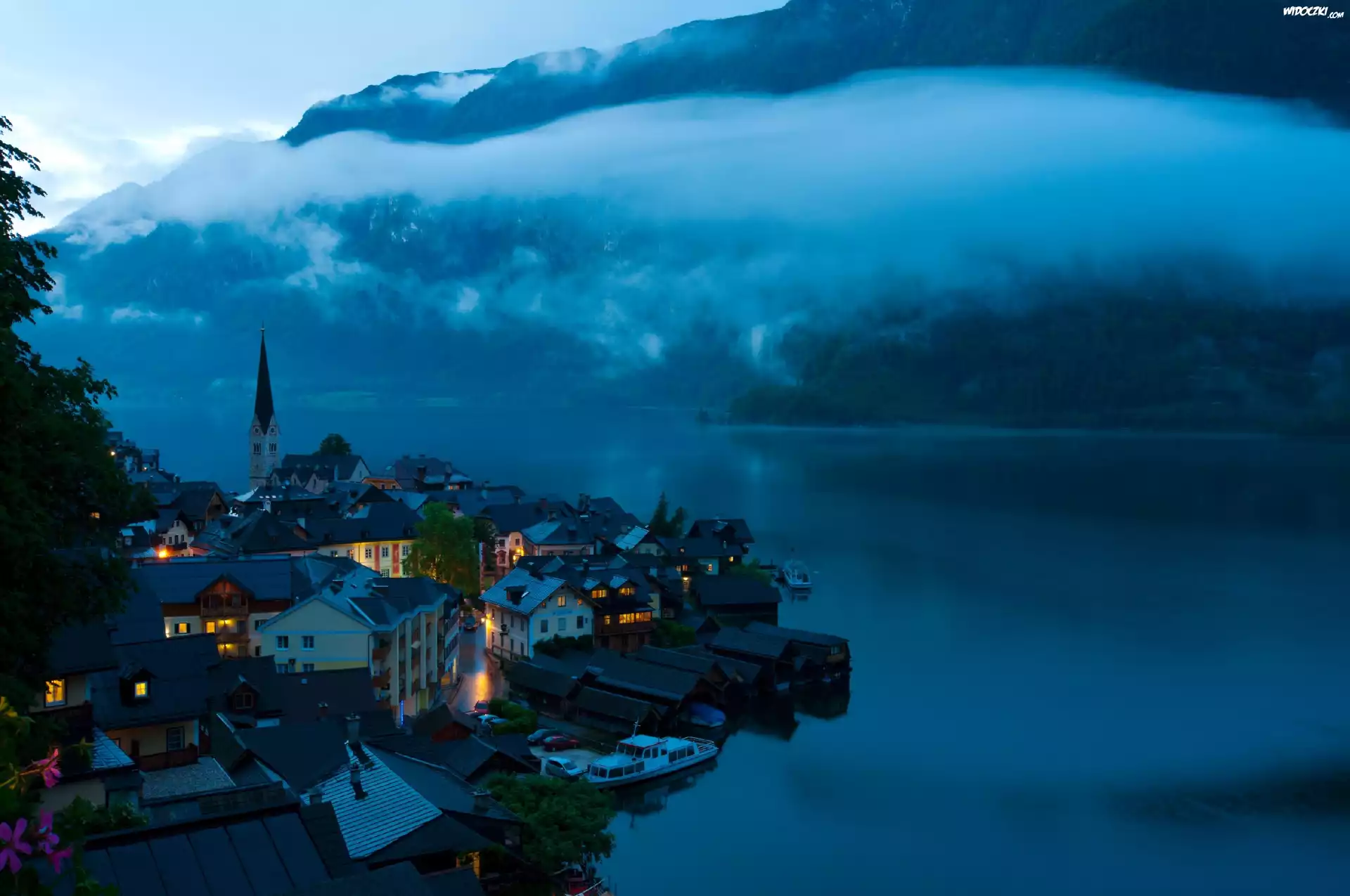 Jezioro, Chmury, Zabudowania, Noc, Hallstatt, Austria