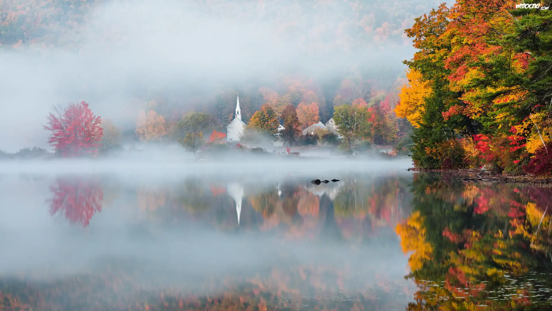 Jesień, Kolorowe, Drzewa, Mgła, Jezioro, Crystal Lake, Kościół, Eaton, Stan New Hampshire, Stany Zjednoczone