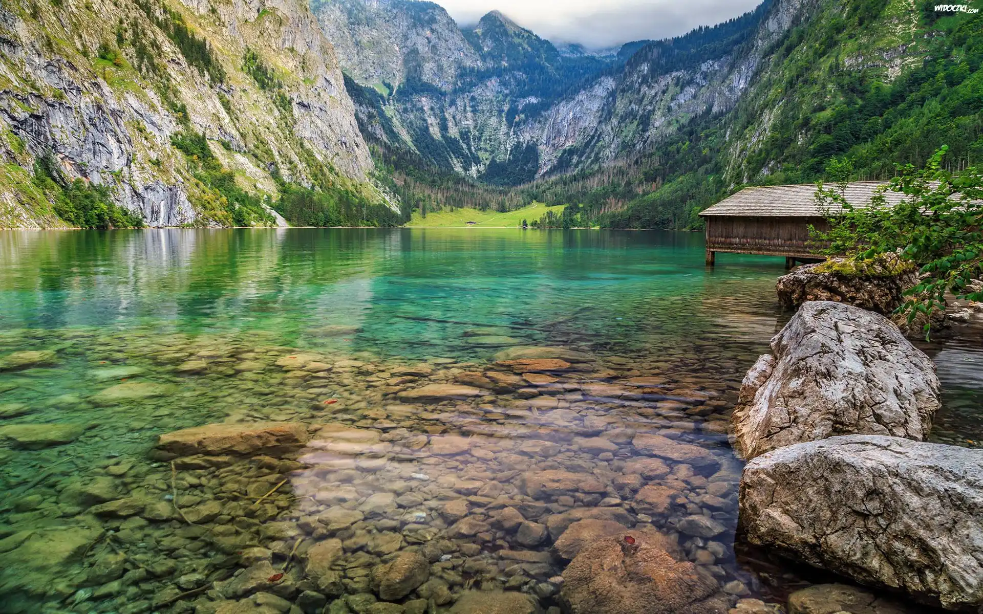 Niemcy, Bawaria, Park Narodowy Berchtesgaden, Jezioro Obersee, Kamienie, Góry, Alpy, Drewniany, Domek