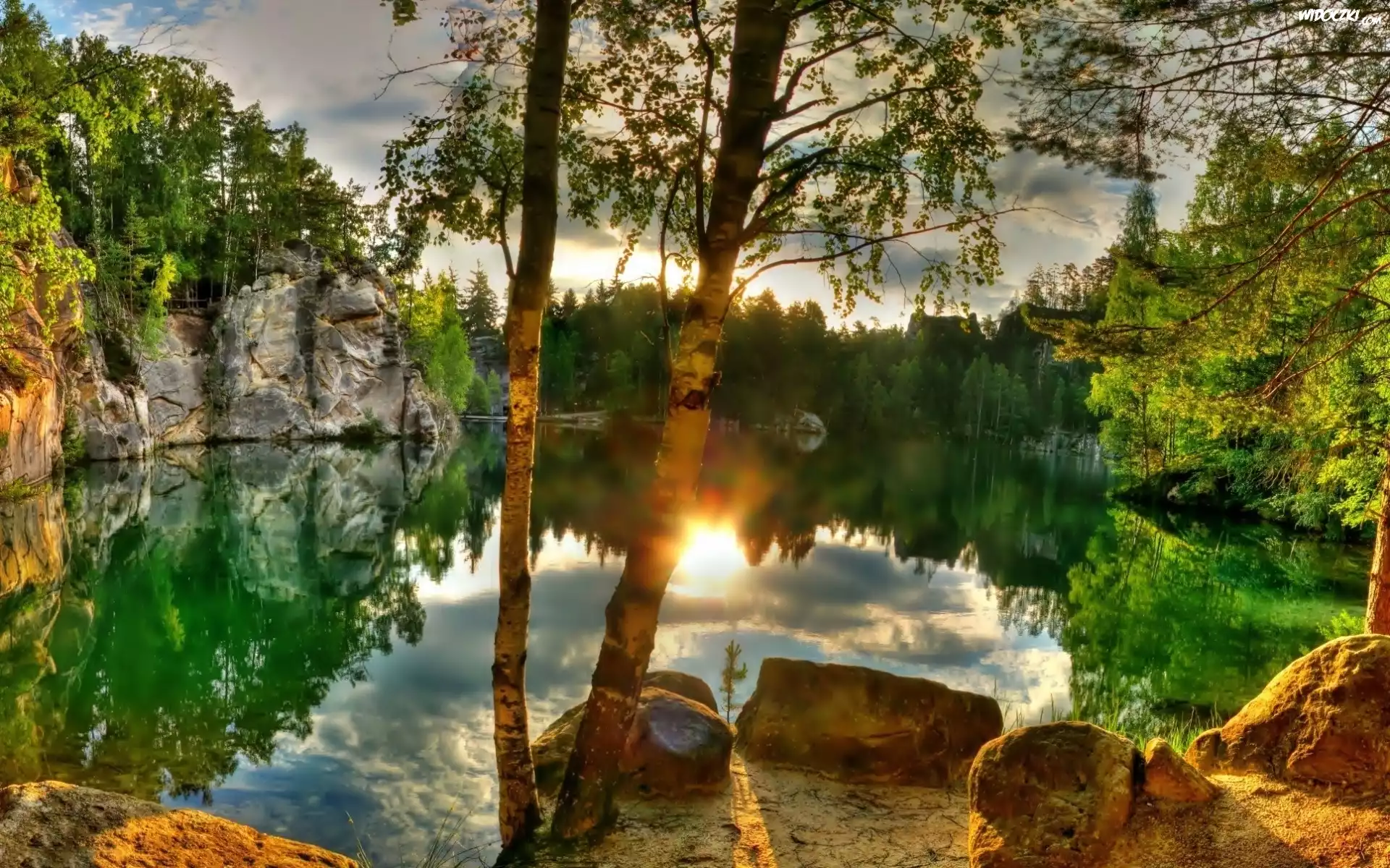 Jezioro, Skały