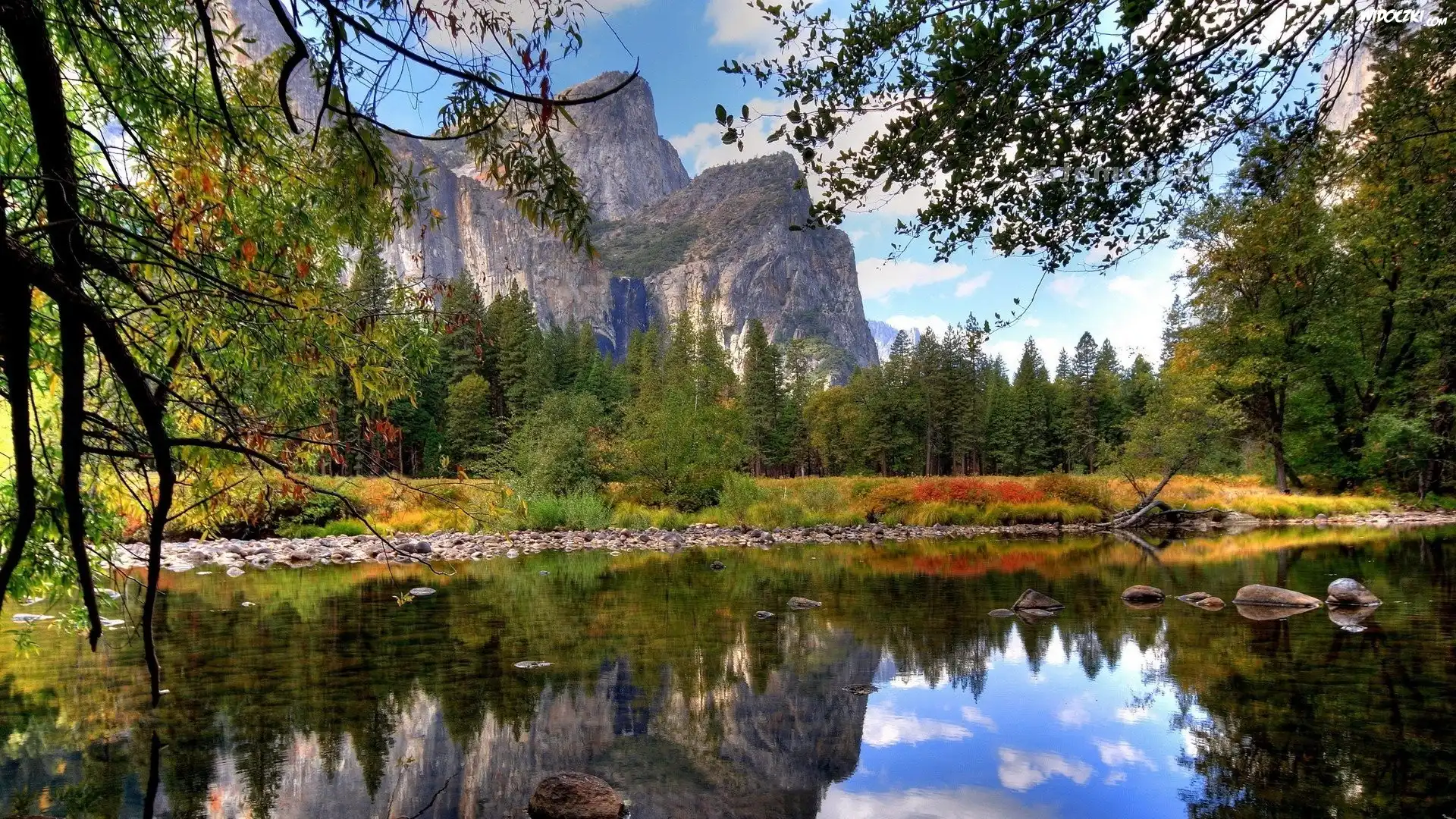 Stany Zjednoczone, Stan Kalifornia, Park Narodowy Yosemite, Góry, Jezioro