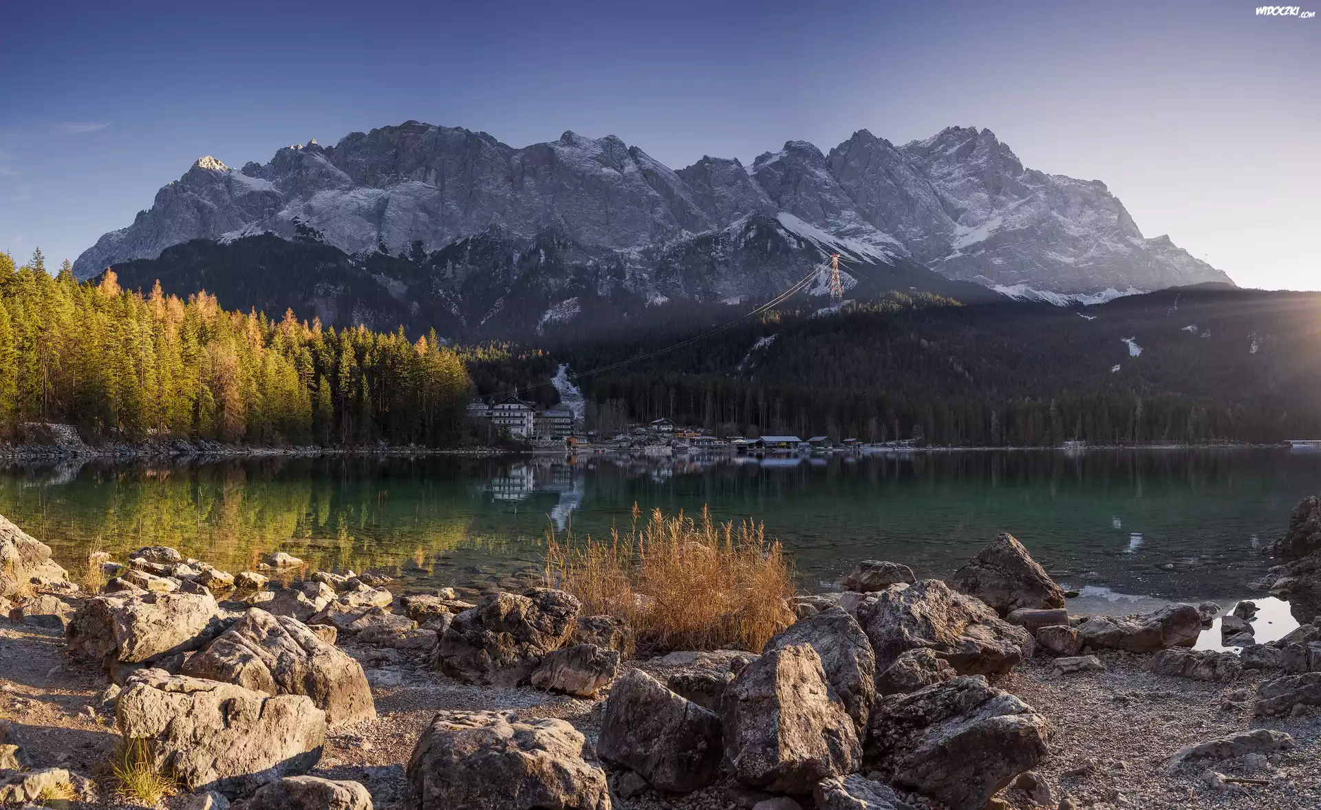 Niemcy, Bawaria, Góry, Pasmo Karwendel, Jezioro Eibsee, Las, Drzewa, Kamienie