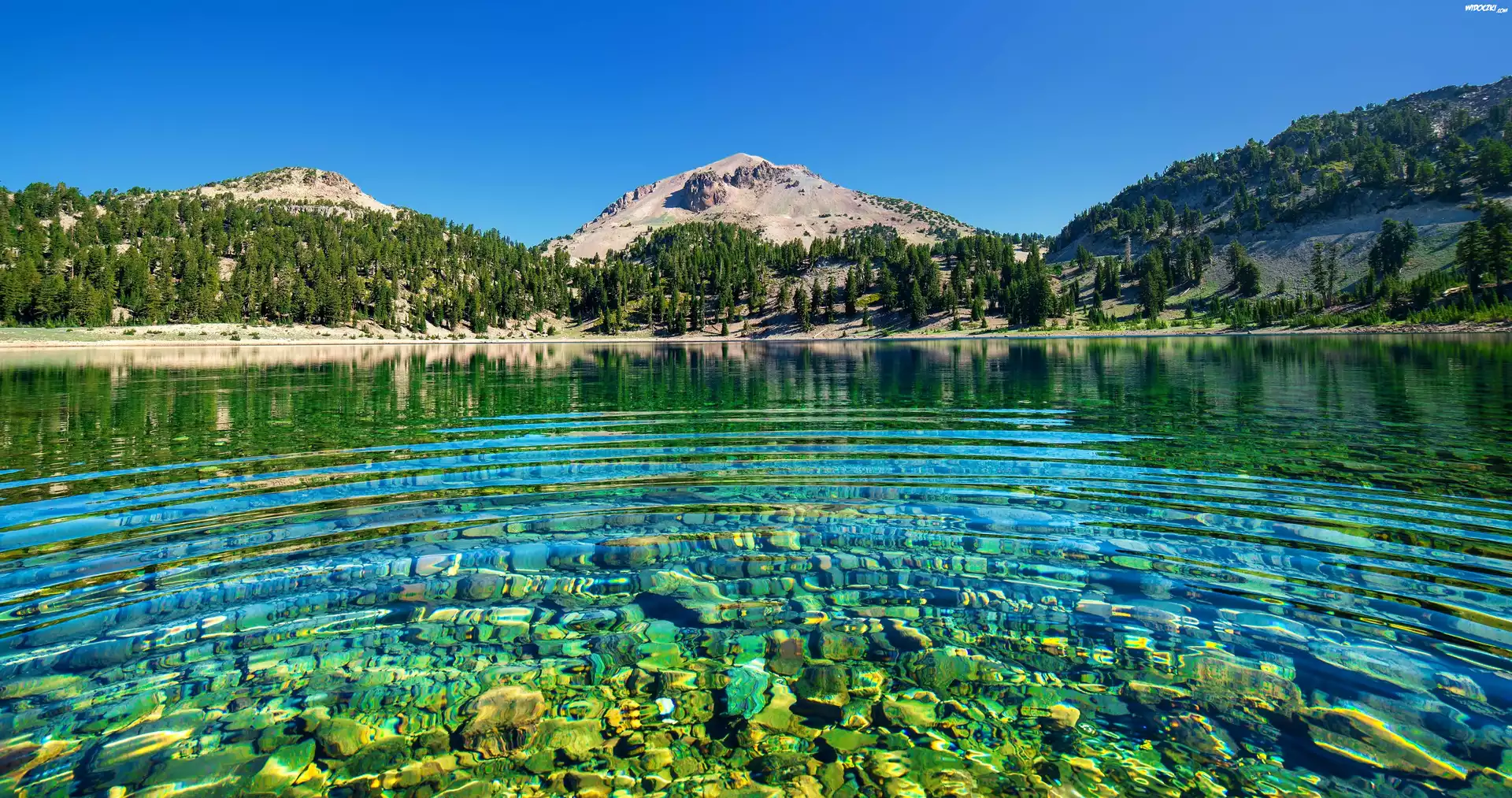 Stany Zjednoczone, Stan kalifornia, Jezioro, Kamienie, Góry, Drzewa, Park Narodowy Lassen Volcanic