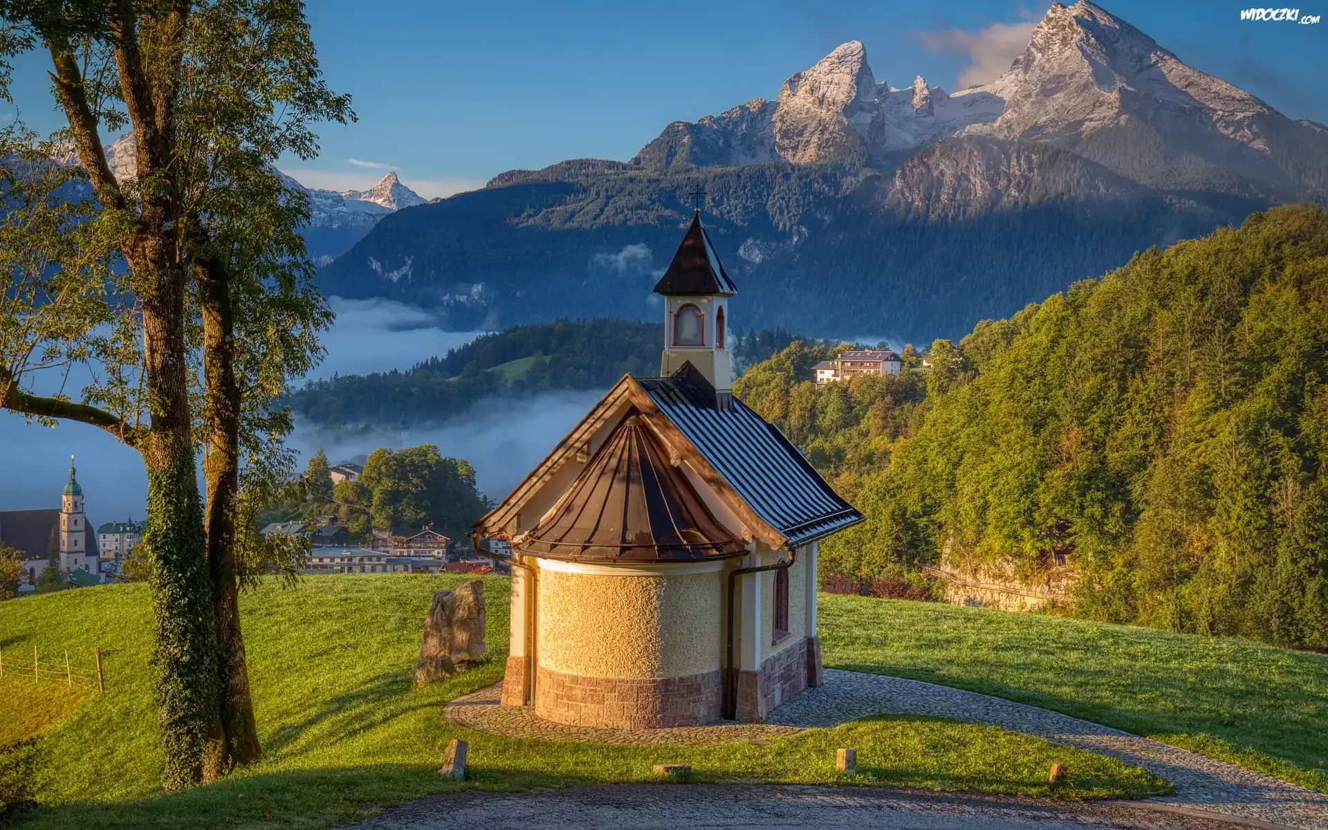 Góry, Alpy, Lasy, Drzewa, Kapliczka, Kirchleitn Kapelle, Mgła, Berchtesgaden, Bawaria, Niemcy