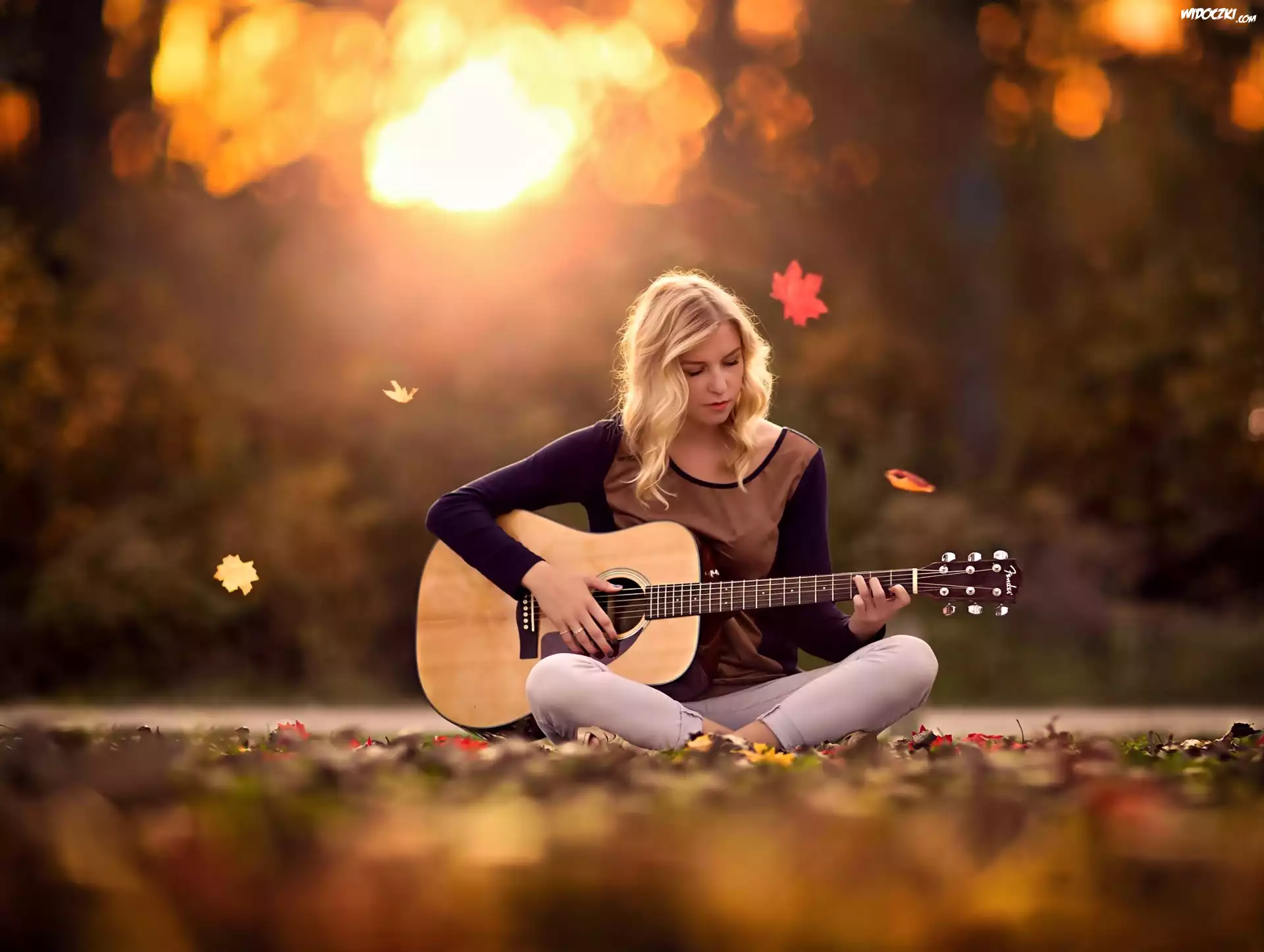 Kobieta, Jesień, Liście, Gitara