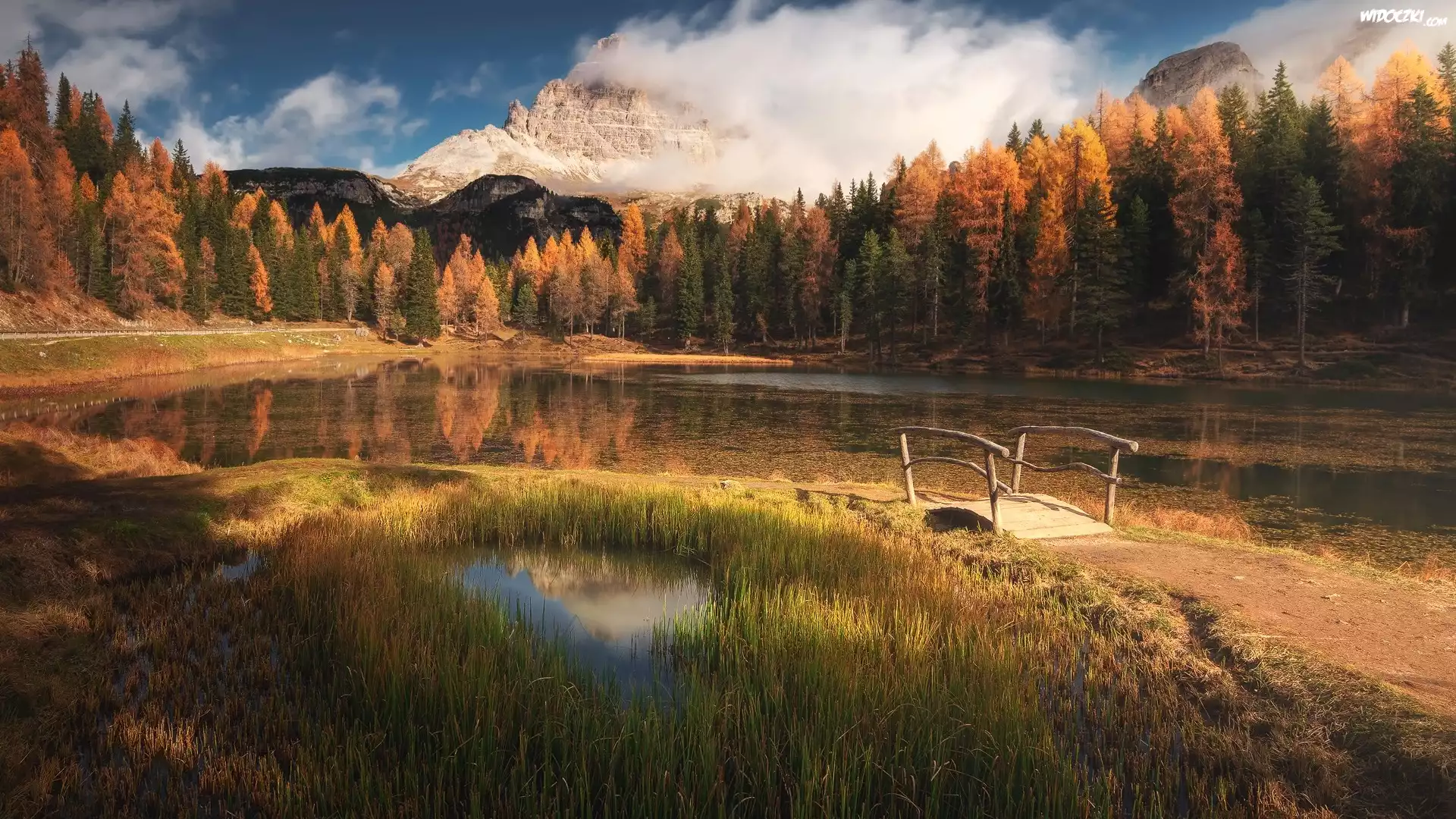 Jezioro, Antorno Lake, Mostek, Góry, Dolomity, Alpy, Drzewa, Jesień, Chmury, Włochy