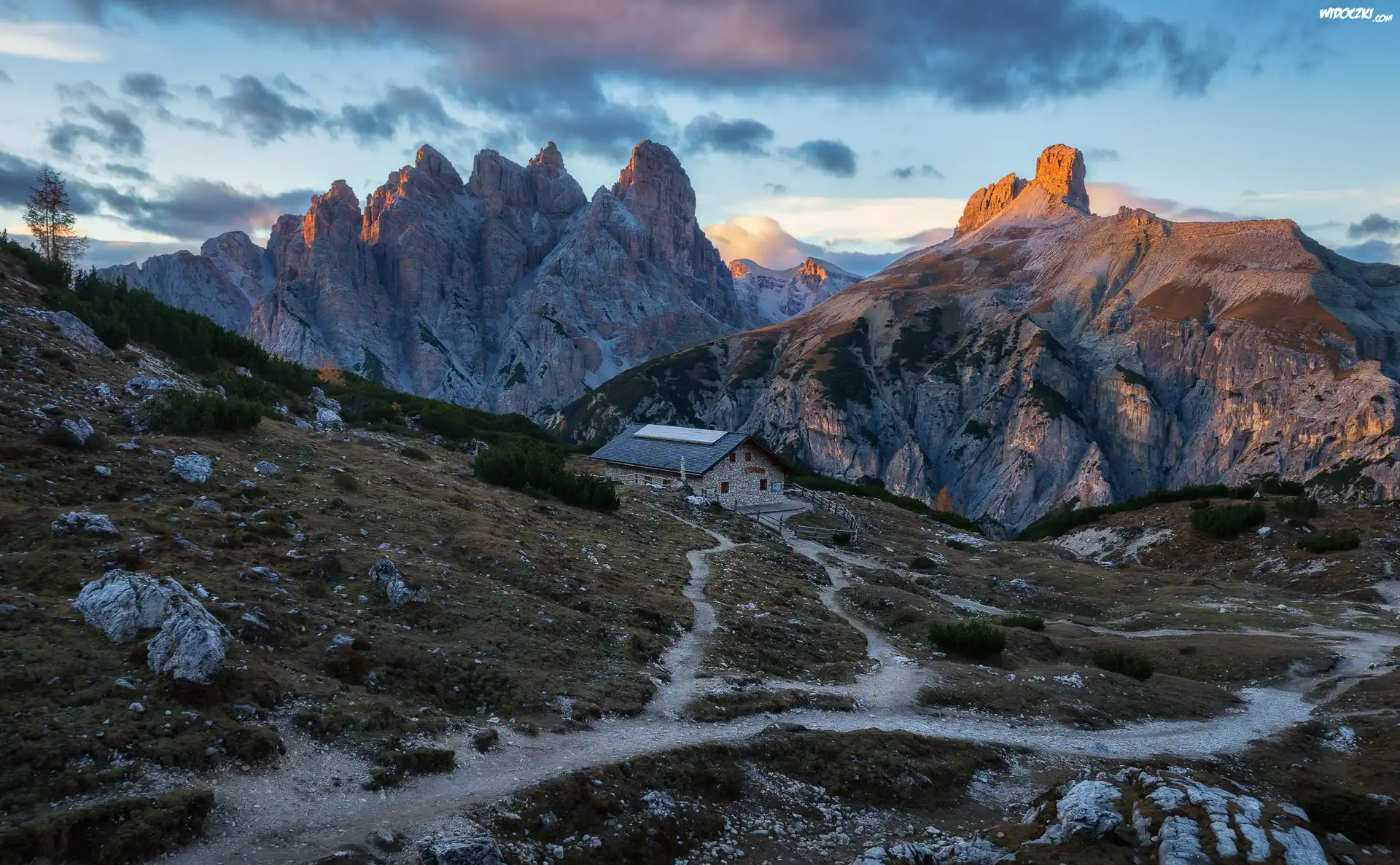 Góry Dolomity, Tre Cime di Lavaredo, Szczyty, Ścieżki, Dom, Prowincja Belluno, Włochy