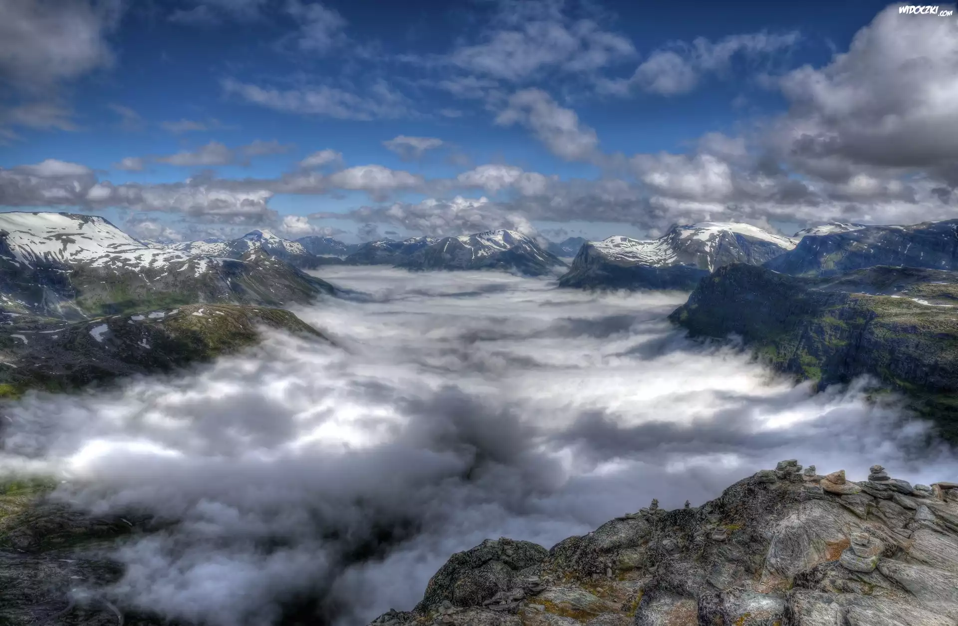 Norwegia, Region Møre og Romsdal, WierzchoÅ‚ki, Góry Skandynawskie, Chmury