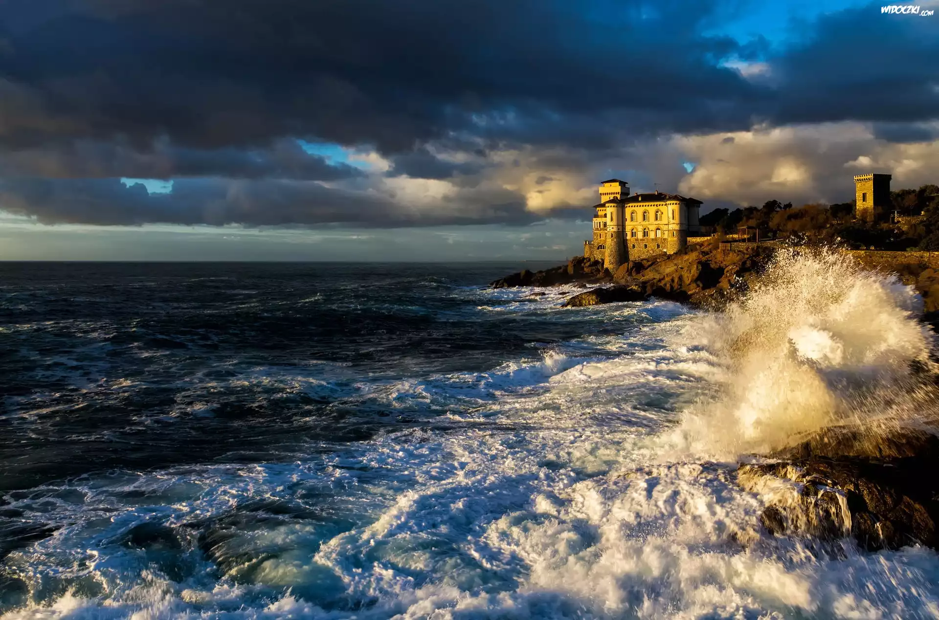 Zamek Boccale, Castello del Boccale, Livorno, Toskania, Włochy, Morze, Fale