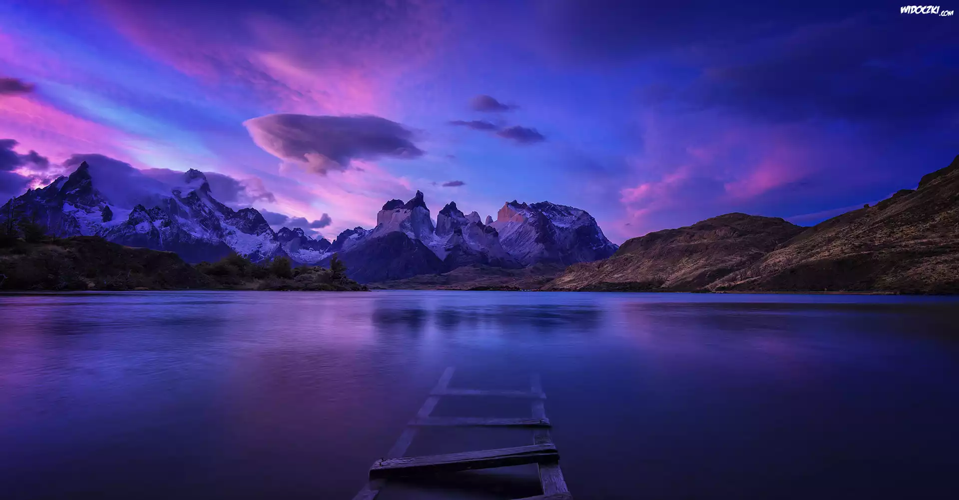 Chile, Patagonia, Masyw górski Torres del Paine, Góry, Jezioro, Zniszczony, Pomost, Park Narodowy Torres del Paine