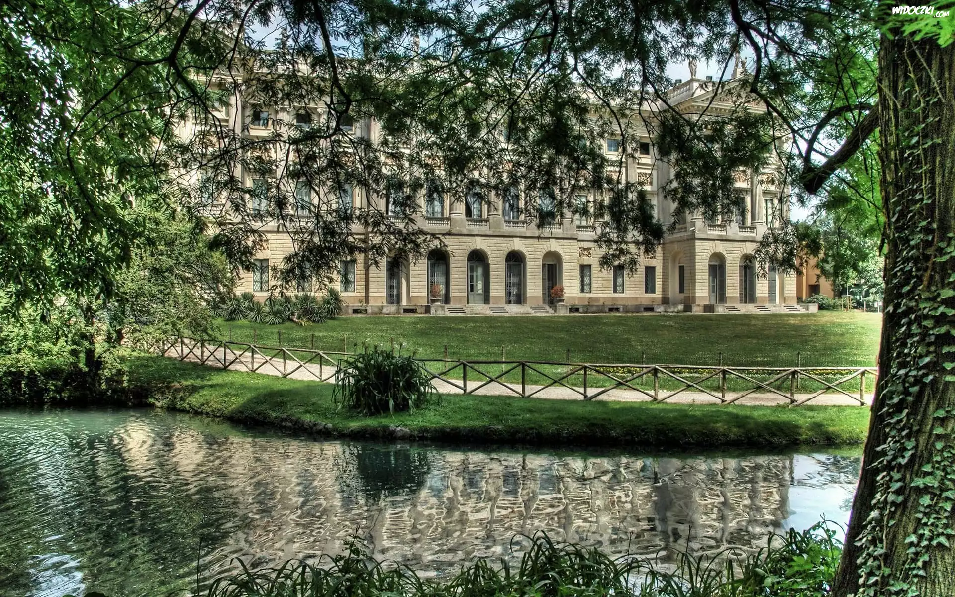 Mediolan, Pałacyk, Park, Staw