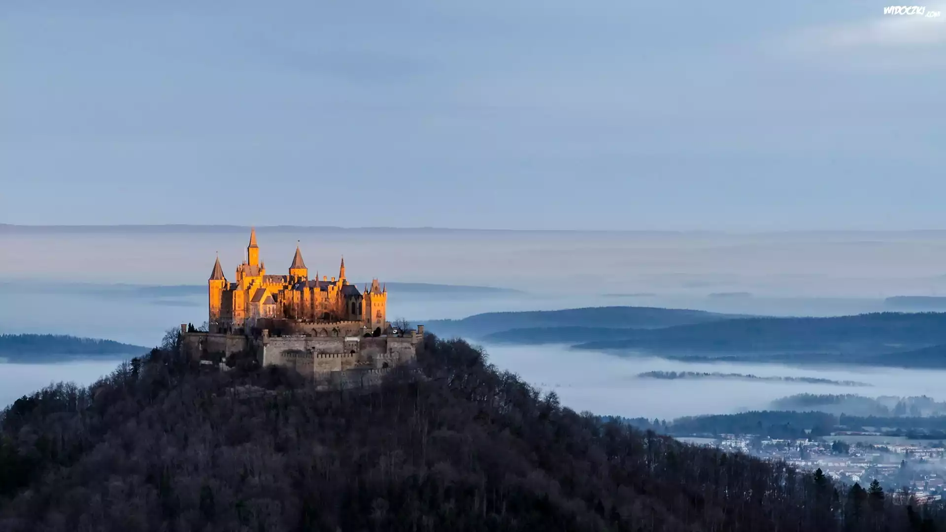 Zamek Hohenzollern, Badenia-Wirtembergia, Niemcy, Góra Hohenzollern, Las, Mgła