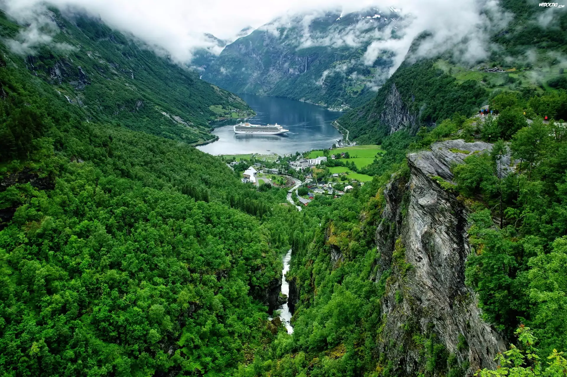 Miasteczko, Dolina, Góry, Geirangerfjord, Norwegia, Fiord