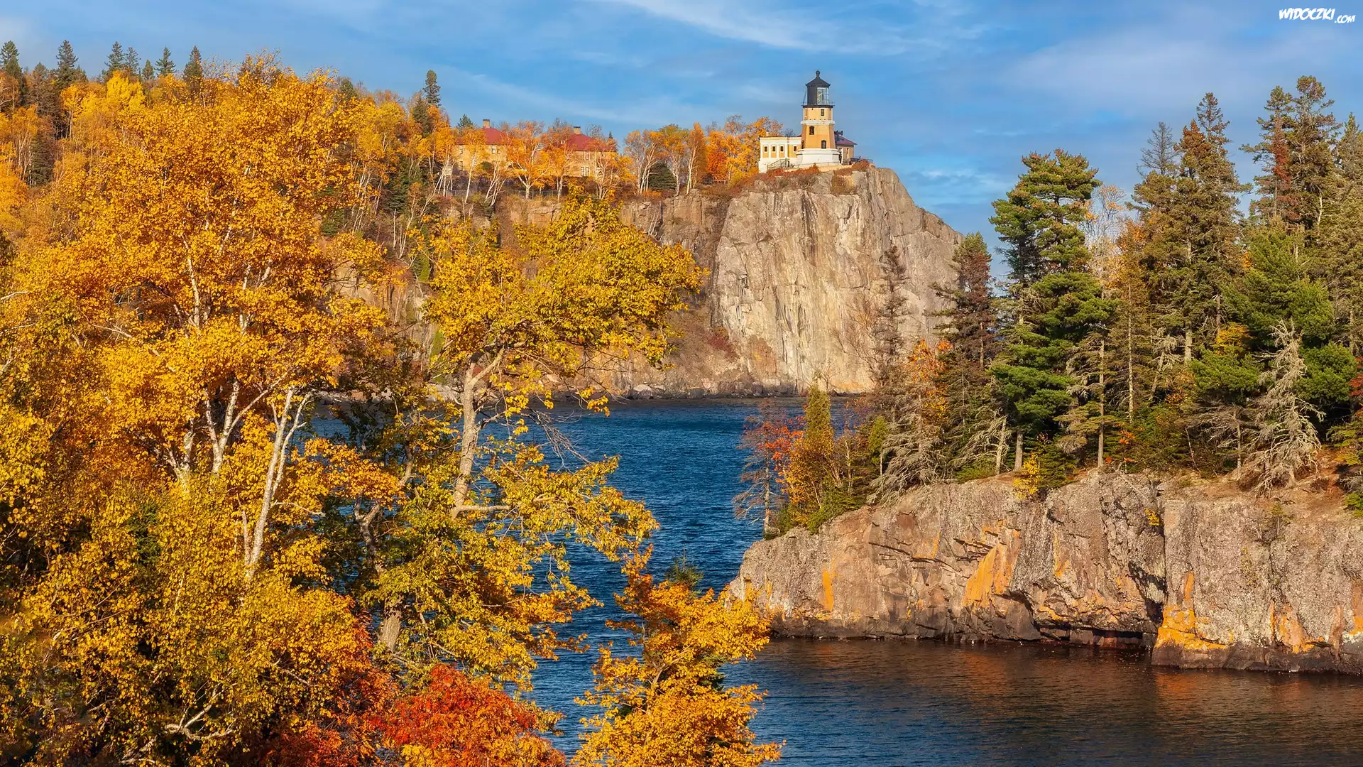 Jesień, Latarnia, Split Rock Lighthouse, Skały, Jezioro, Lake Superior, Minnesota, Stany Zjednoczone