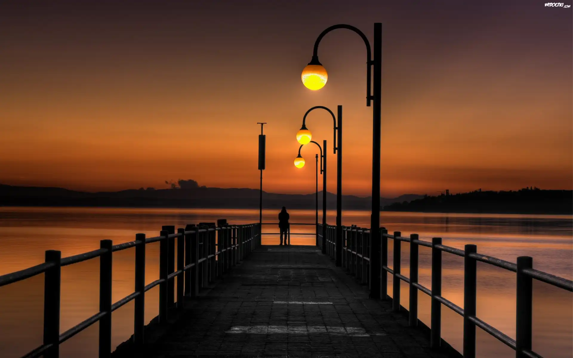 Jezioro, Molo, Lampy