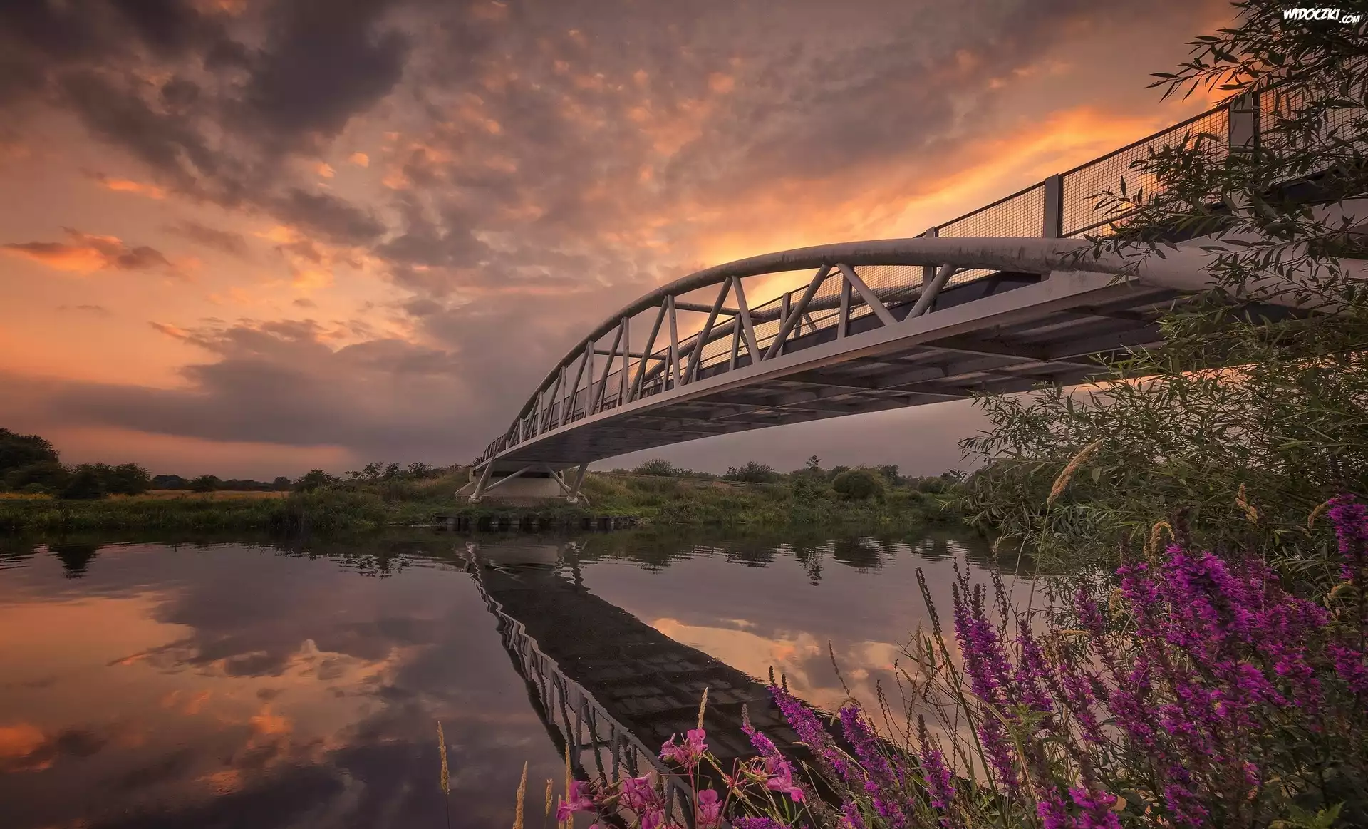 Anglia, Derwent Mouth, Rzeka Trent, Most Long Horse Bridge, Zachód słońca, Chmury