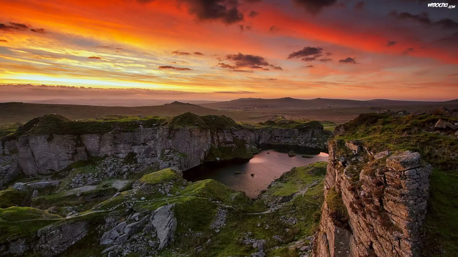 Anglia, Park Narodowy Dartmoor, Kamieniołom Foggintor Quarry, Skały, Jezioro, Zachód słońca