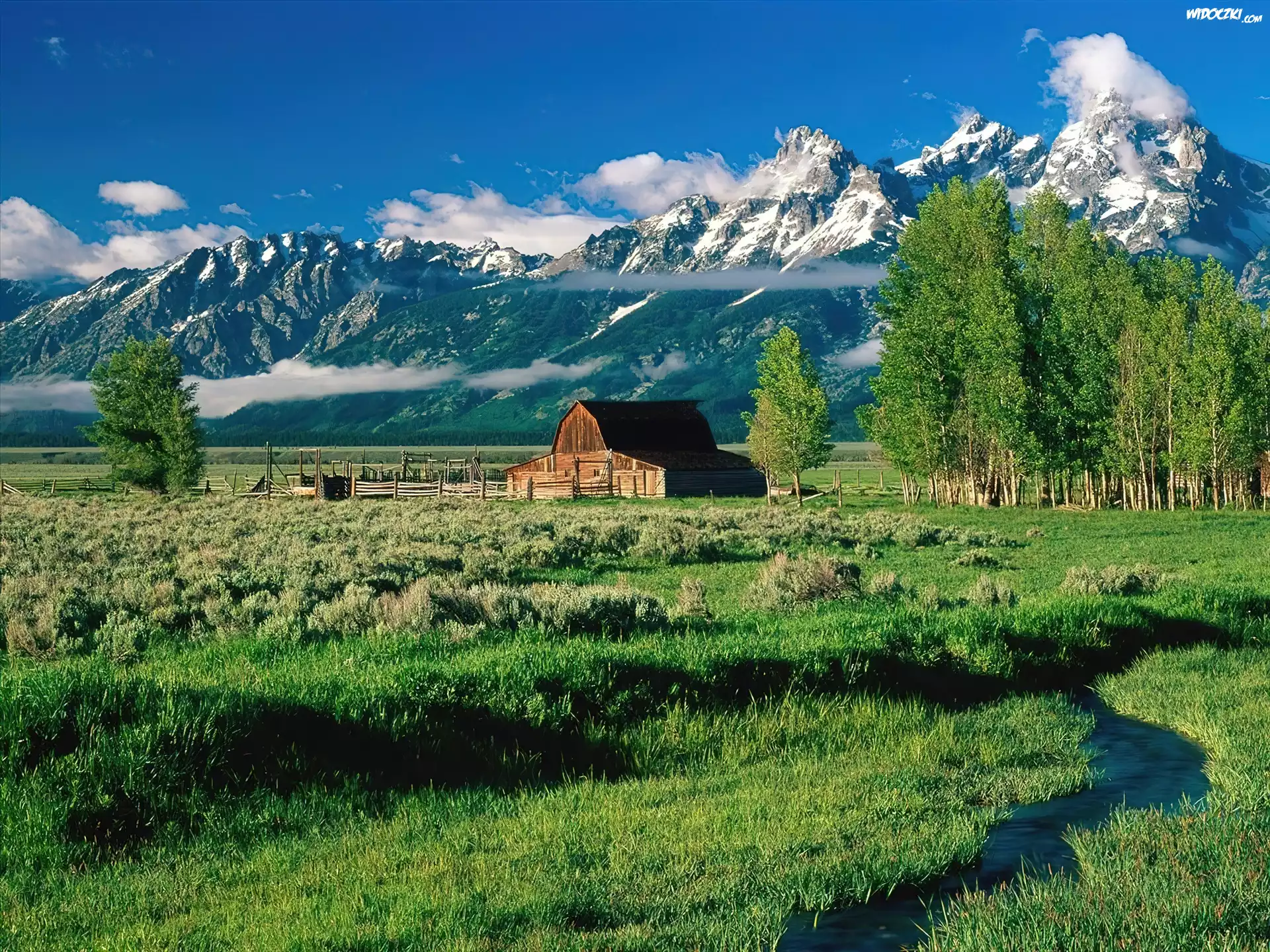 Stany Zjednoczone, Stan Wyoming, Park Narodowy Grand Teton, Góry Teton Range, Drewniany, Budynek, Drzewa, Strumyk