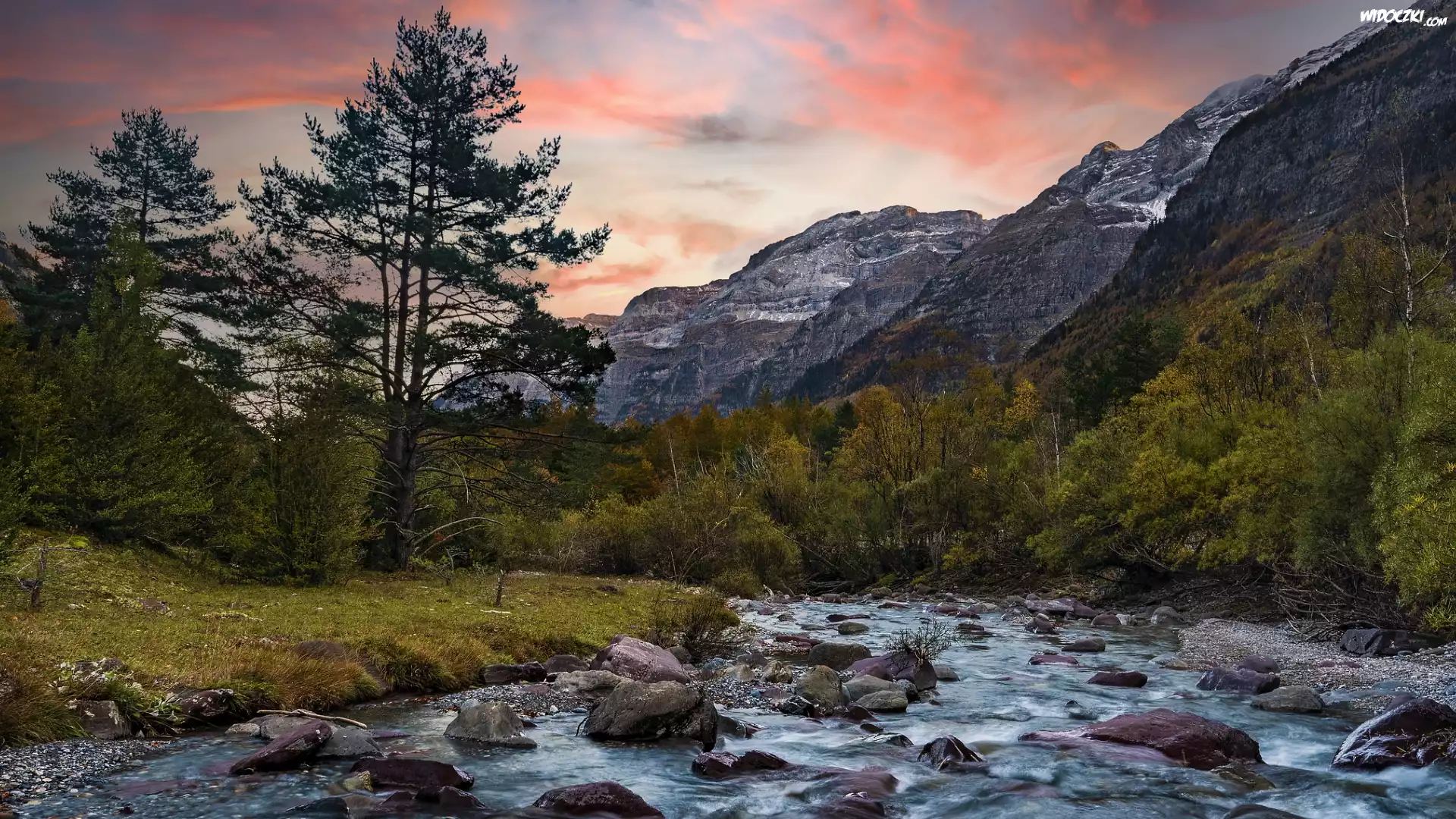 Rzeka Piedra, Kamienie, Park Narodowy Ordesa y Monte Perdido, Drzewa, Góry, Pireneje Aragońskie, Hiszpania