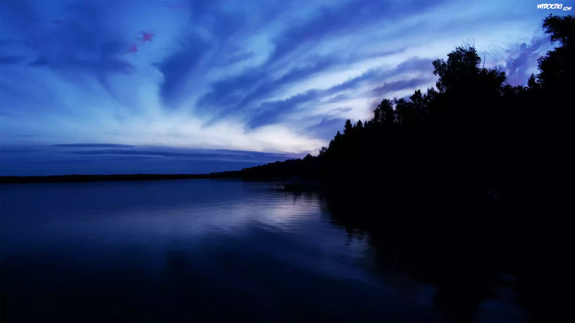 Niebieskie, Jezioro