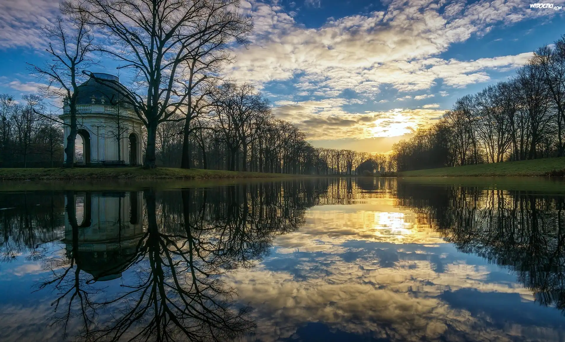 Niemcy, Hanower, Ogród Herrenhausen Gardens, Park, Staw, Drzewa, Altanka, Graft corner pavilion, Wschód słońca, Odbicie