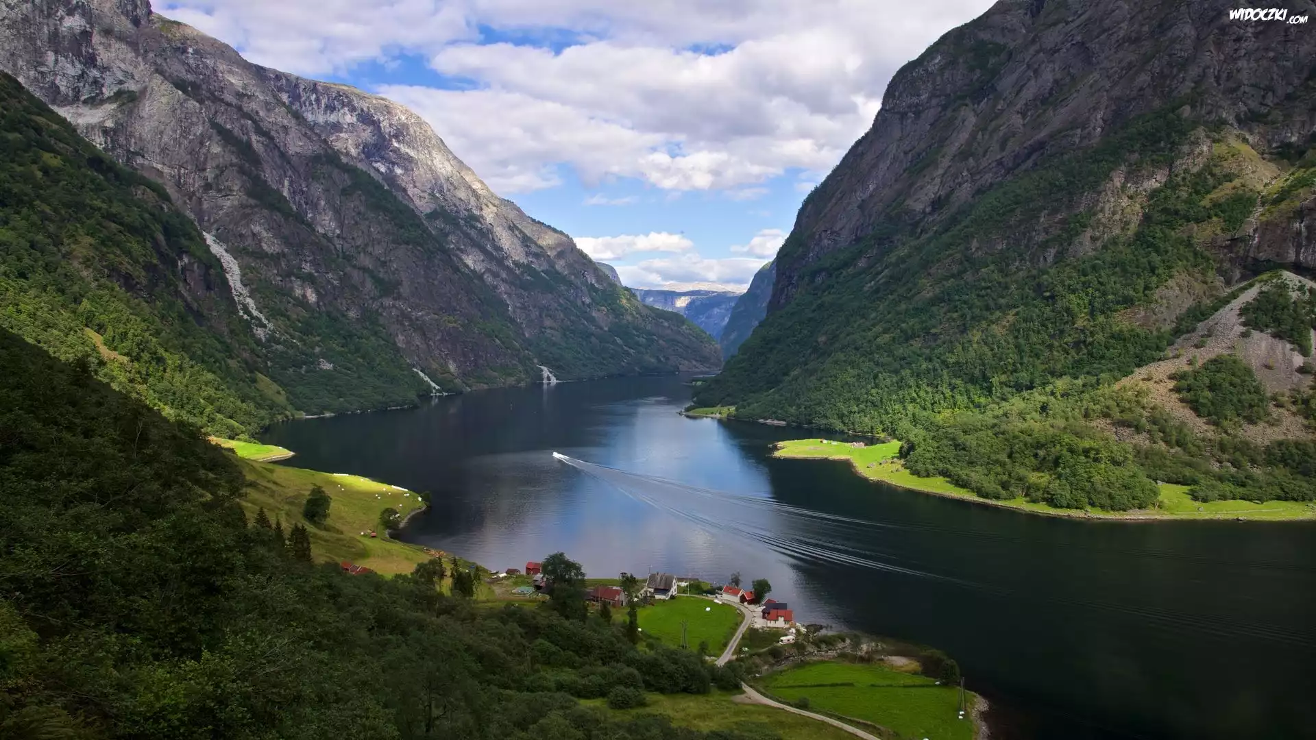 Norwegia, Fiord Naerøyfjorden, Góry