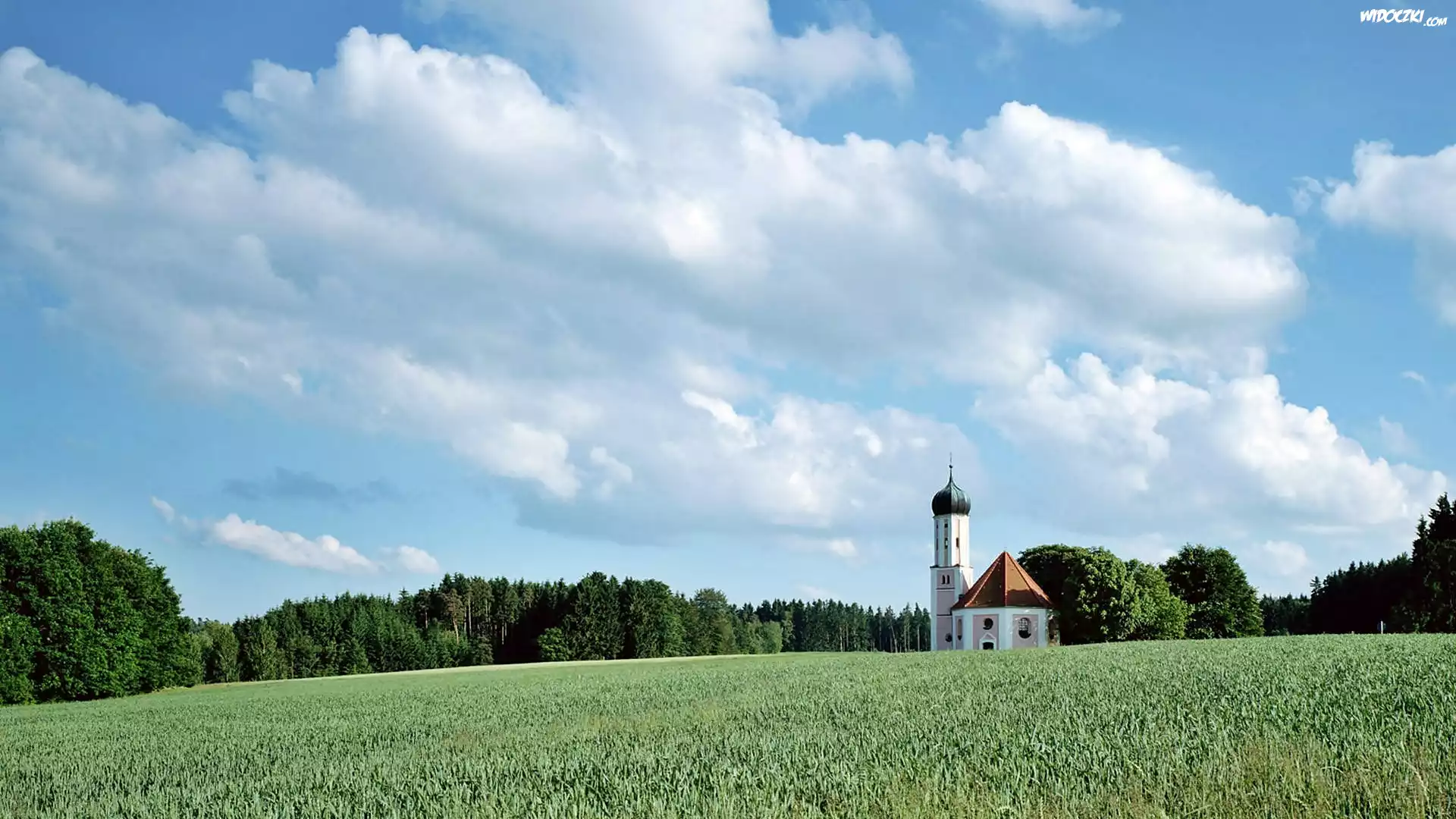 Obłoki, Las, Pole, Kościół