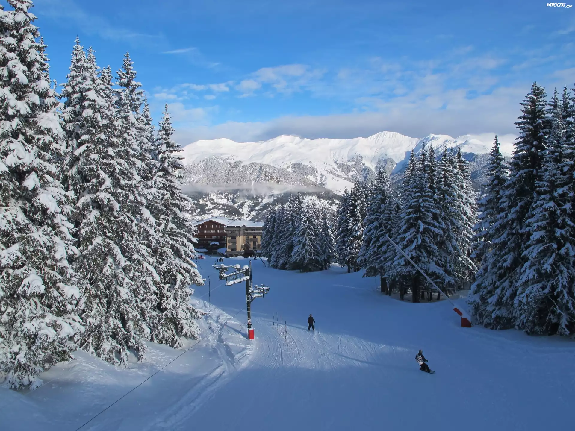 Ośrodek narciarski Courchevel, Góry, Alpy, Lasy, Ośnieżone, Drzewa, Zima, Miejscowość, Saint-Bon-Tarentaise, Sabaudia, Francja