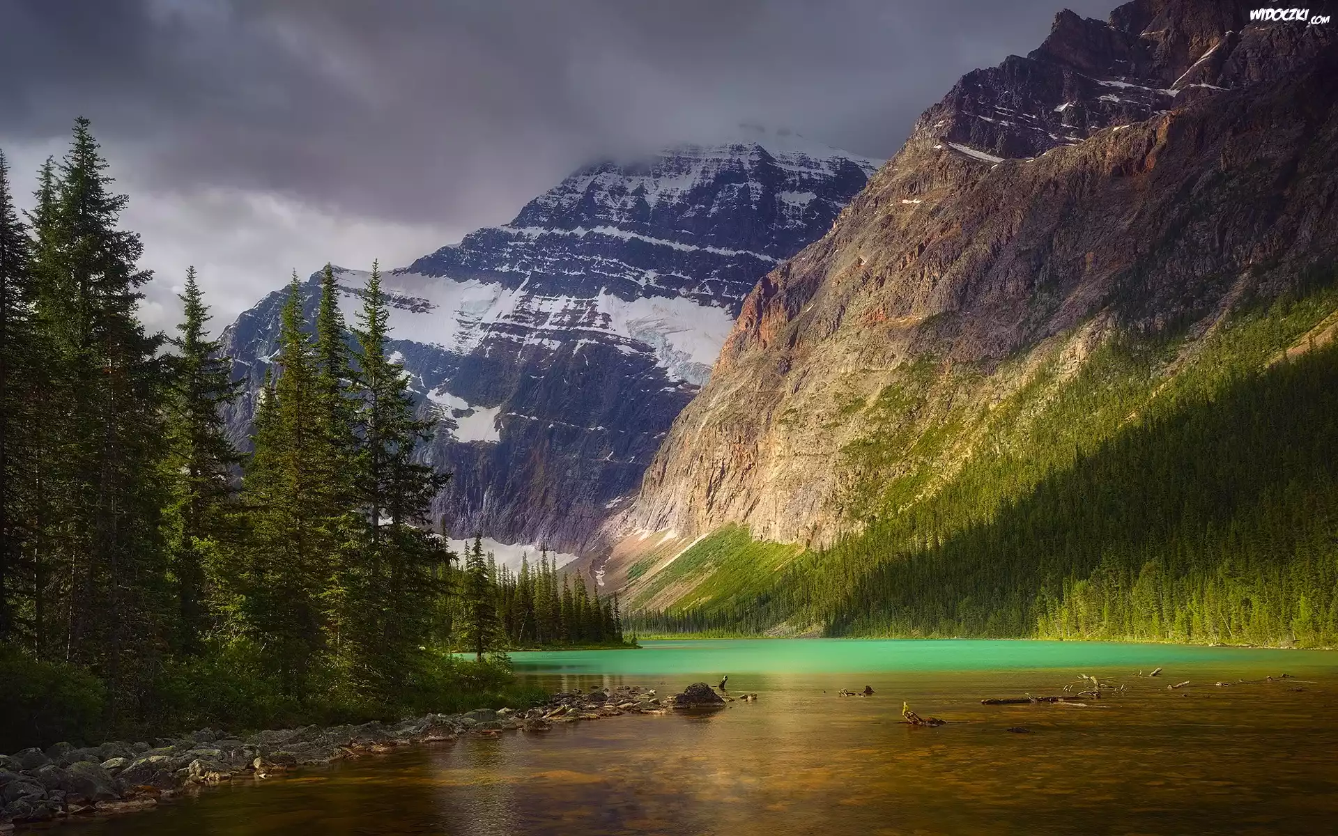 Park Narodowy Jasper, Góry, Góra, Mount Edith Cavell, Rzeka, Astoria River, Drzewa, Lasy, Chmury, Alberta, Kanada
