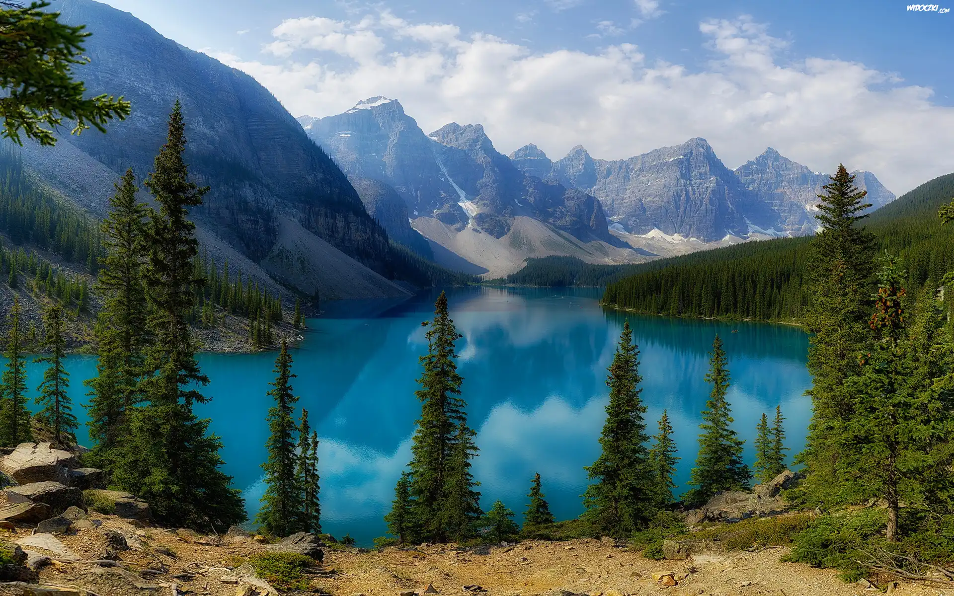 Park Narodowy Banff, Jezioro, Moraine Lake, Las, Drzewa, Góry, Obłoki, Poranek, Alberta, Kanada