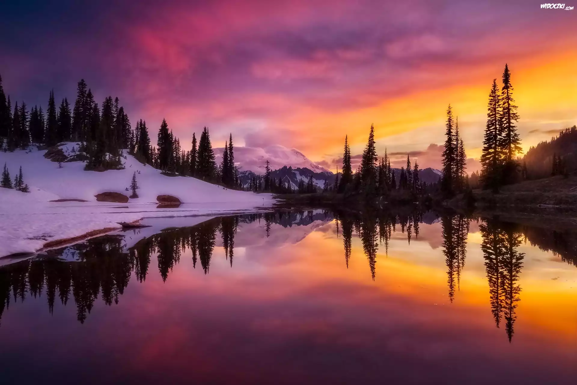 Stany Zjednoczone, Stan Waszyngton, Park Narodowy Mount Rainier, Jezioro, Zachód Słońca, Góry, Zima, Drzewa