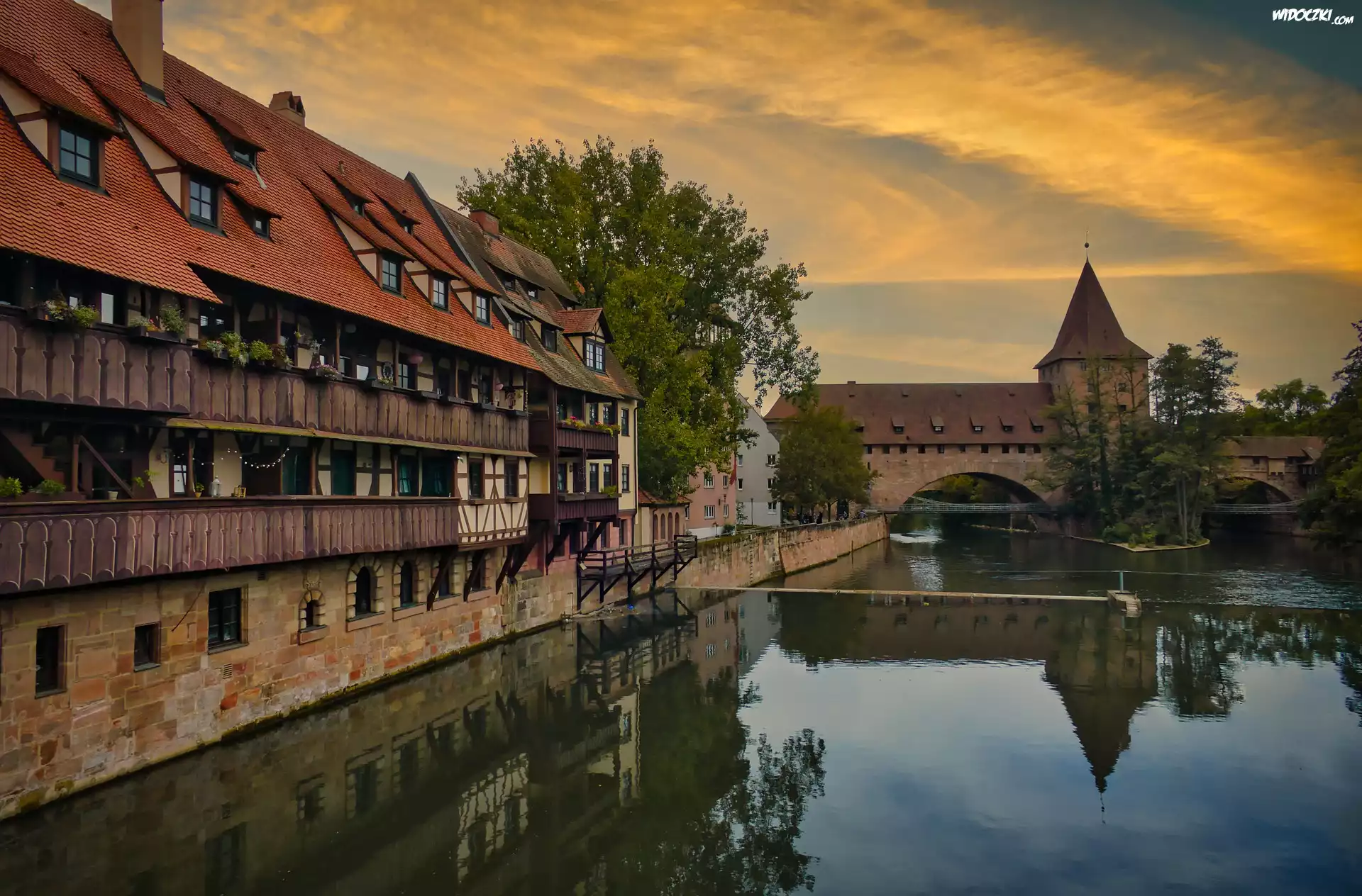 Rzeka Pegnitz, Domy, Norymberga, Niemcy