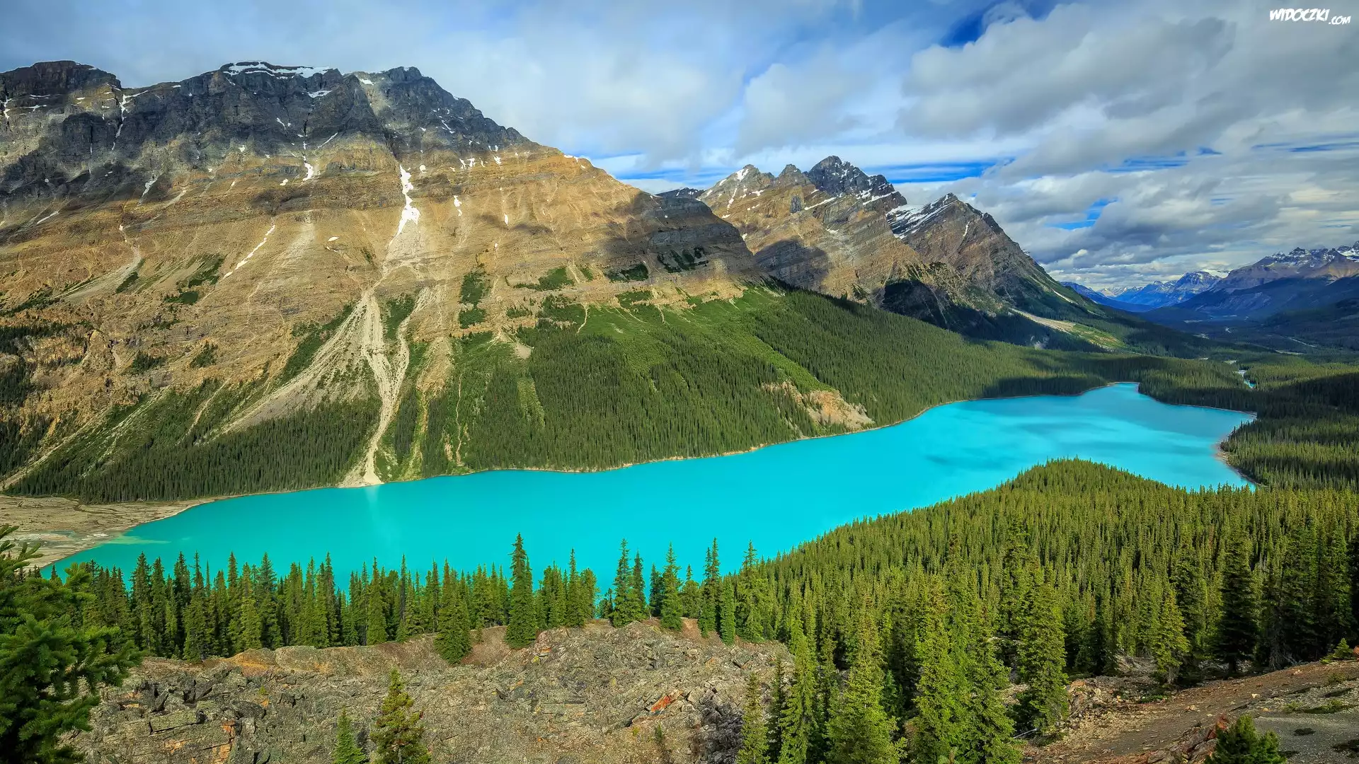 Park Narodowy Banff, Jezioro, Peyto Lake, Skały, Góry, Las, Drzewa, Chmury, Prowincja Alberta, Kanada