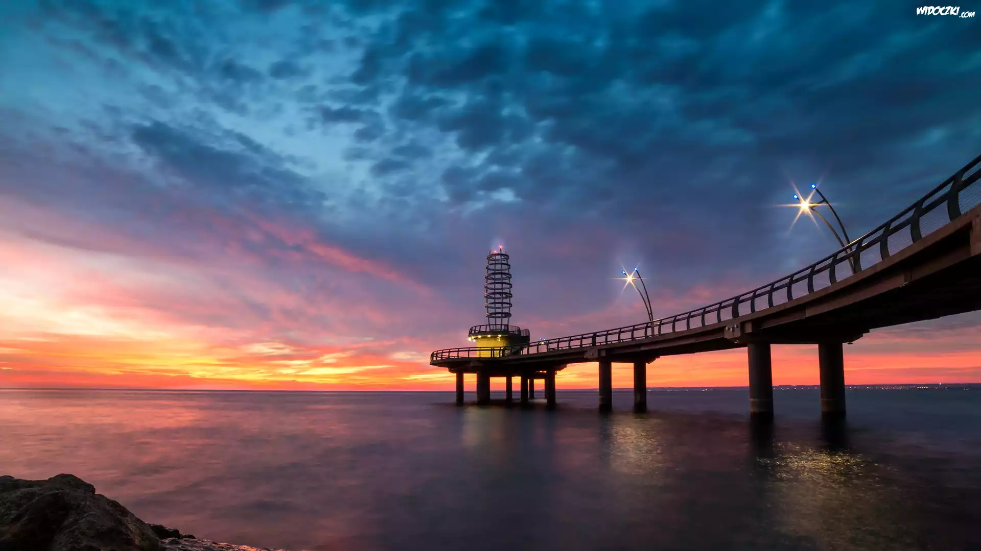 Jezioro Ontario, Molo, Brant Street Pier, Burlington, Zachód słońca, Prowincja Ontario, Kanada