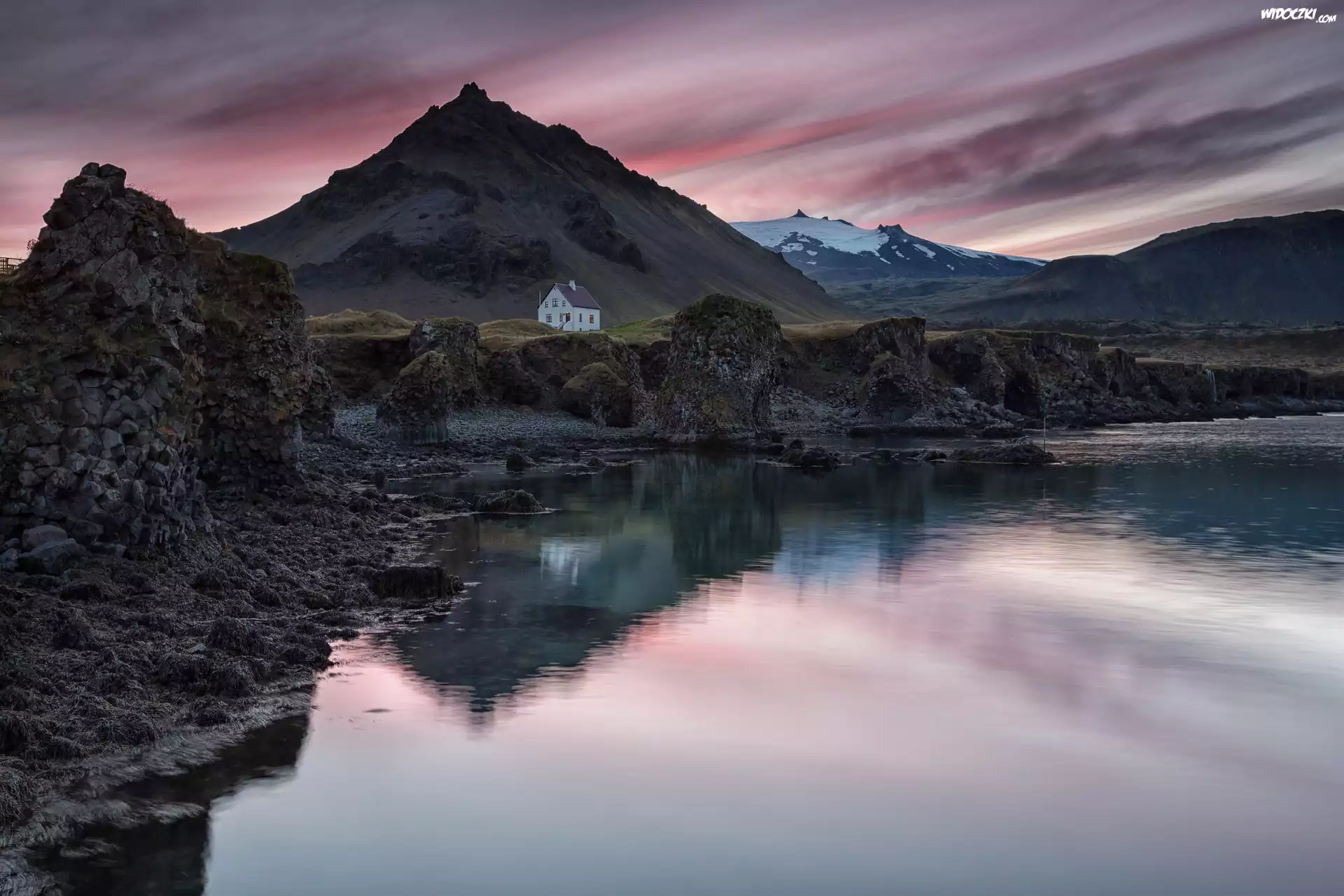 Islandia, Półwysep Snaefellsnes, Dom, Góry, Jezioro, Skały
