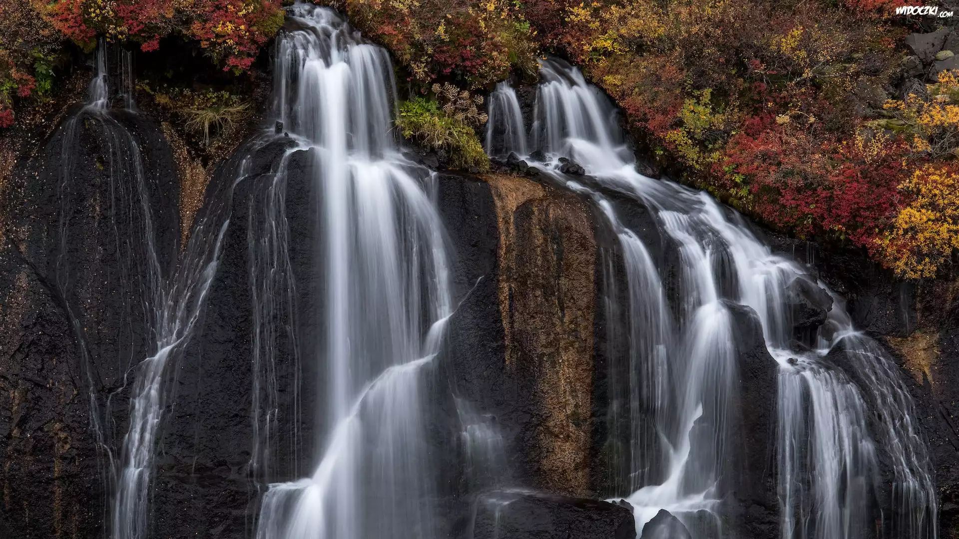 Islandia, Region Vesturland, Wodospad Hraunfossar, Skały, Jesienna, Roślinność